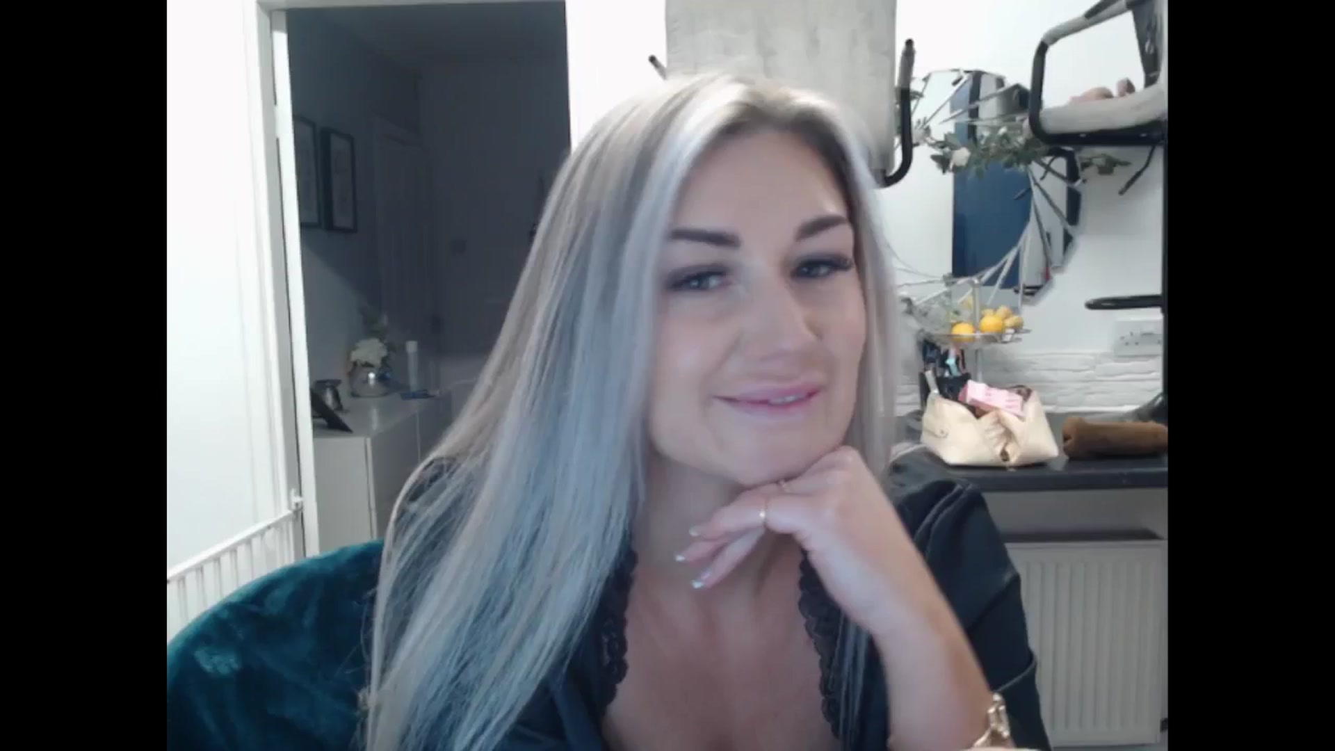 Gallery image thumbnail from LovelyLucy25's myfreecams stream on, 01/25/2025, 16:56 image 3 of 20