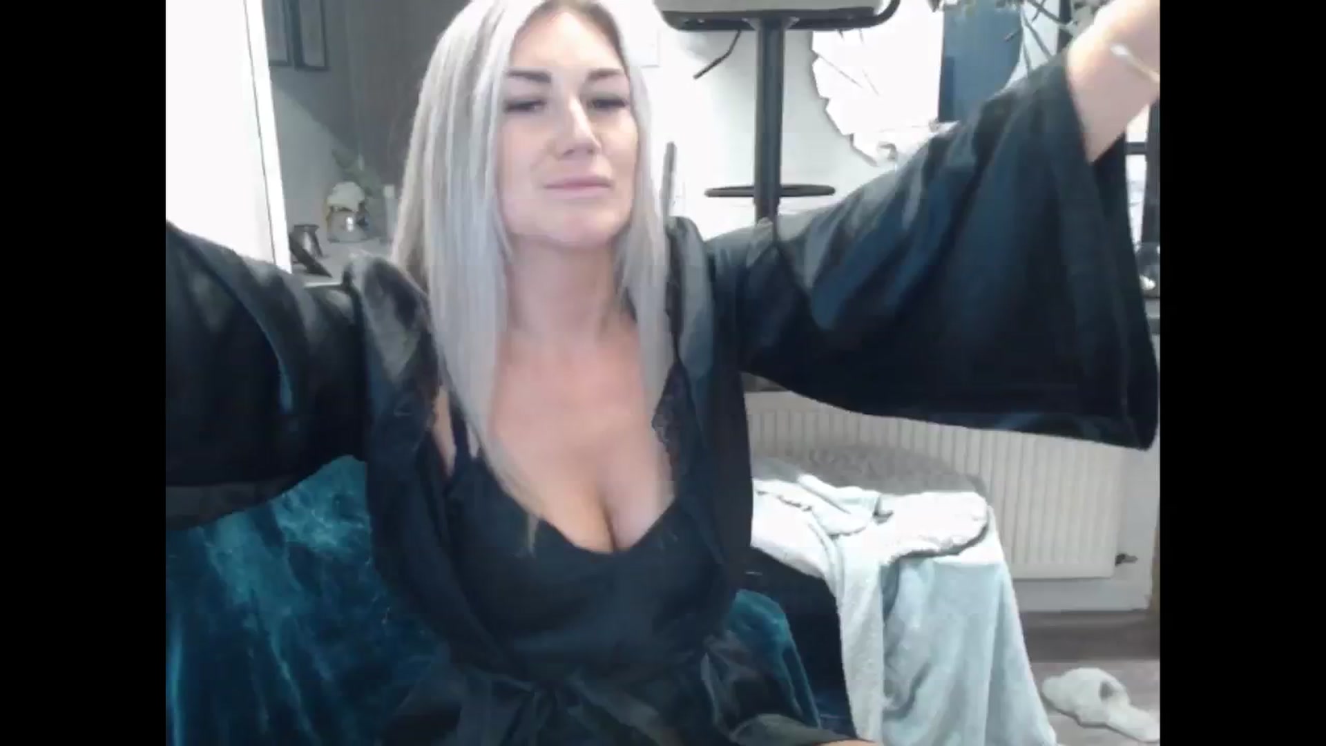 Gallery image thumbnail from LovelyLucy25's myfreecams stream on, 01/25/2025, 16:56 image 12 of 20