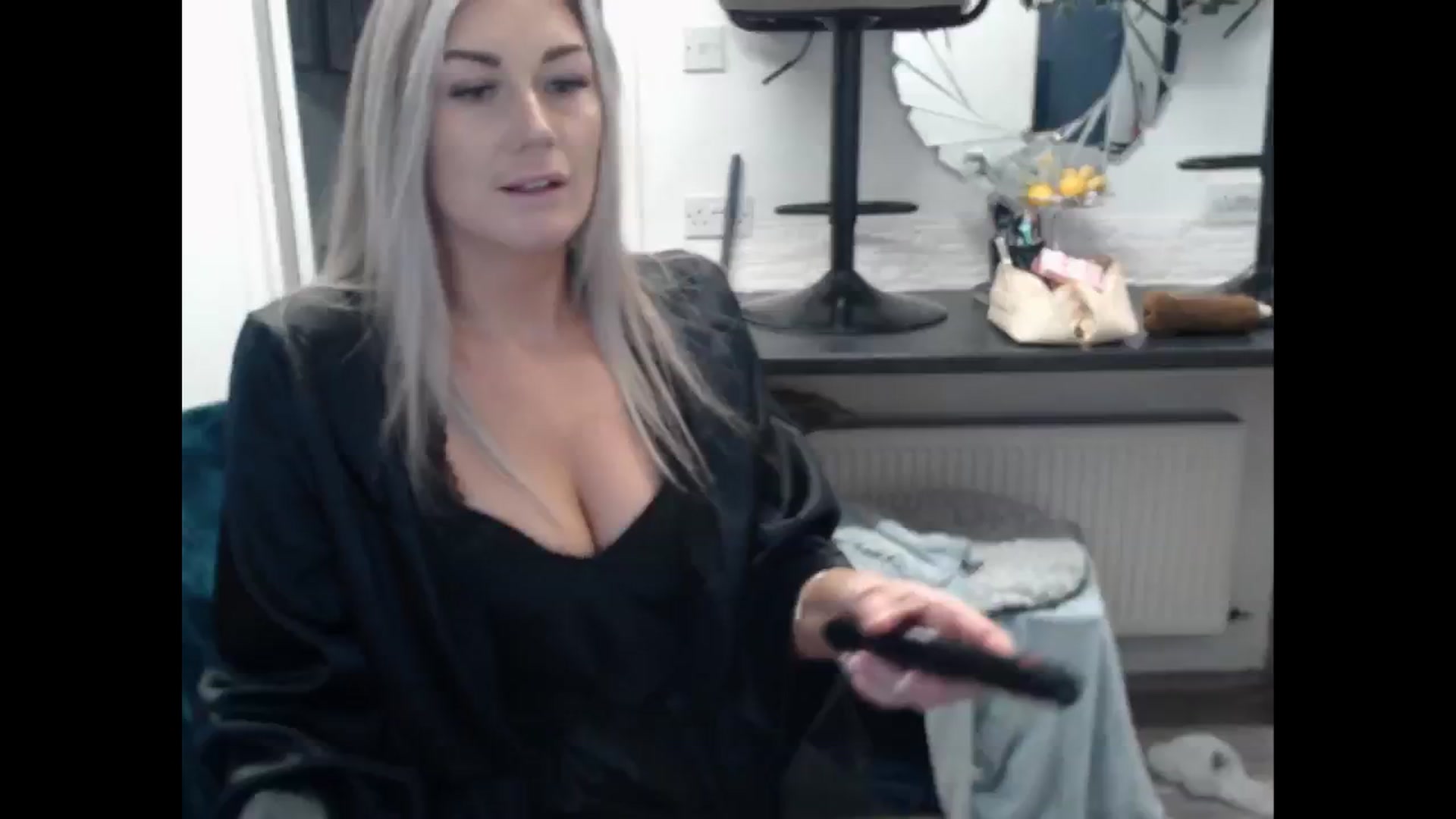Gallery image thumbnail from LovelyLucy25's myfreecams stream on, 01/25/2025, 16:56 image 10 of 20