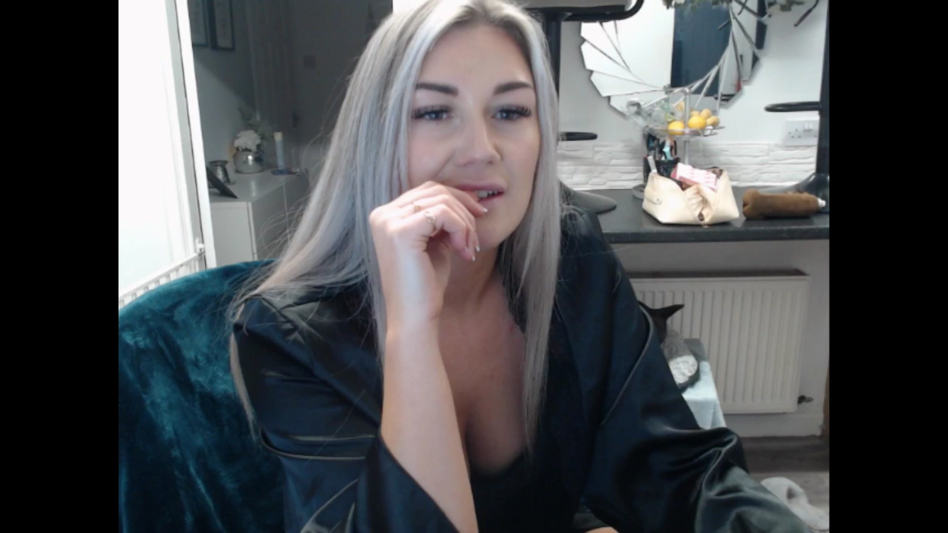 Gallery image thumbnail from LovelyLucy25's myfreecams stream on, 01/25/2025, 16:56 image 17 of 20