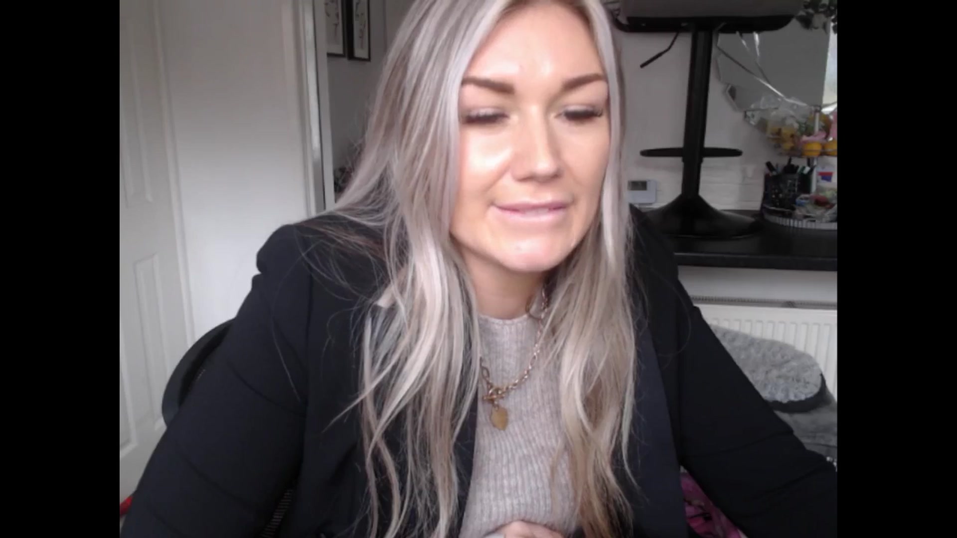 Gallery image thumbnail from LovelyLucy25's myfreecams stream on, 01/31/2025, 14:28 image 15 of 20