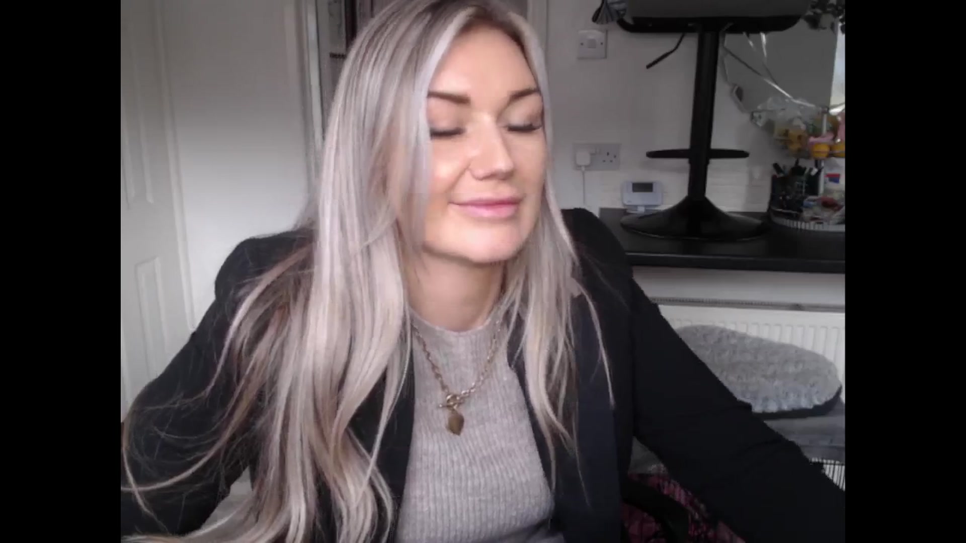 Gallery image thumbnail from LovelyLucy25's myfreecams stream on, 01/31/2025, 14:28 image 6 of 20