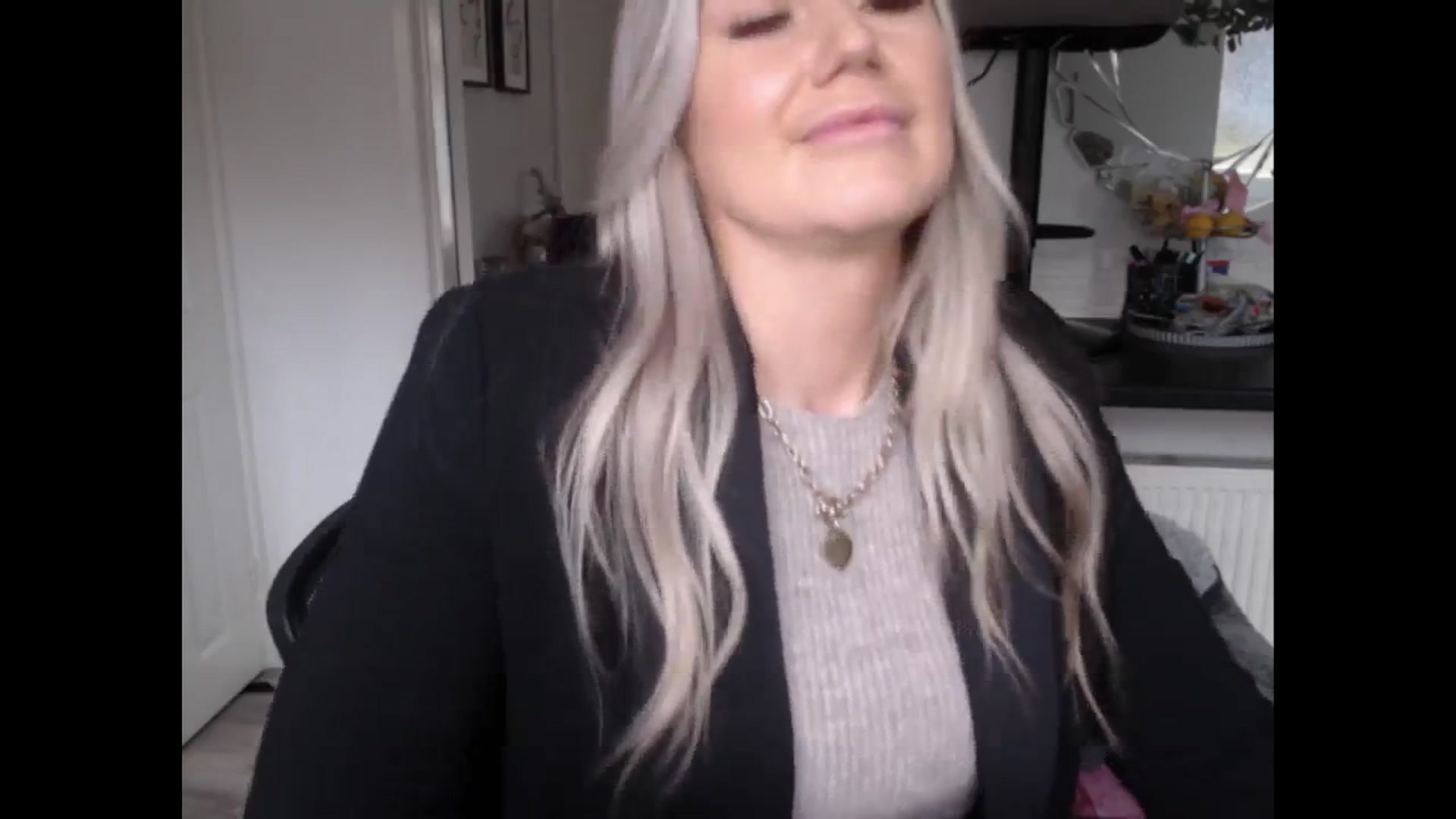 Gallery image thumbnail from LovelyLucy25's myfreecams stream on, 01/31/2025, 15:12 image 19 of 20