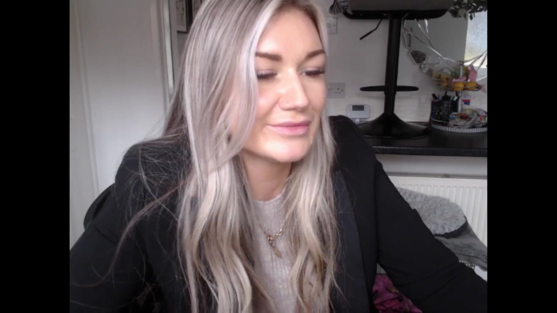 Gallery image thumbnail from LovelyLucy25's myfreecams stream on, 01/31/2025, 15:12 image 10 of 20