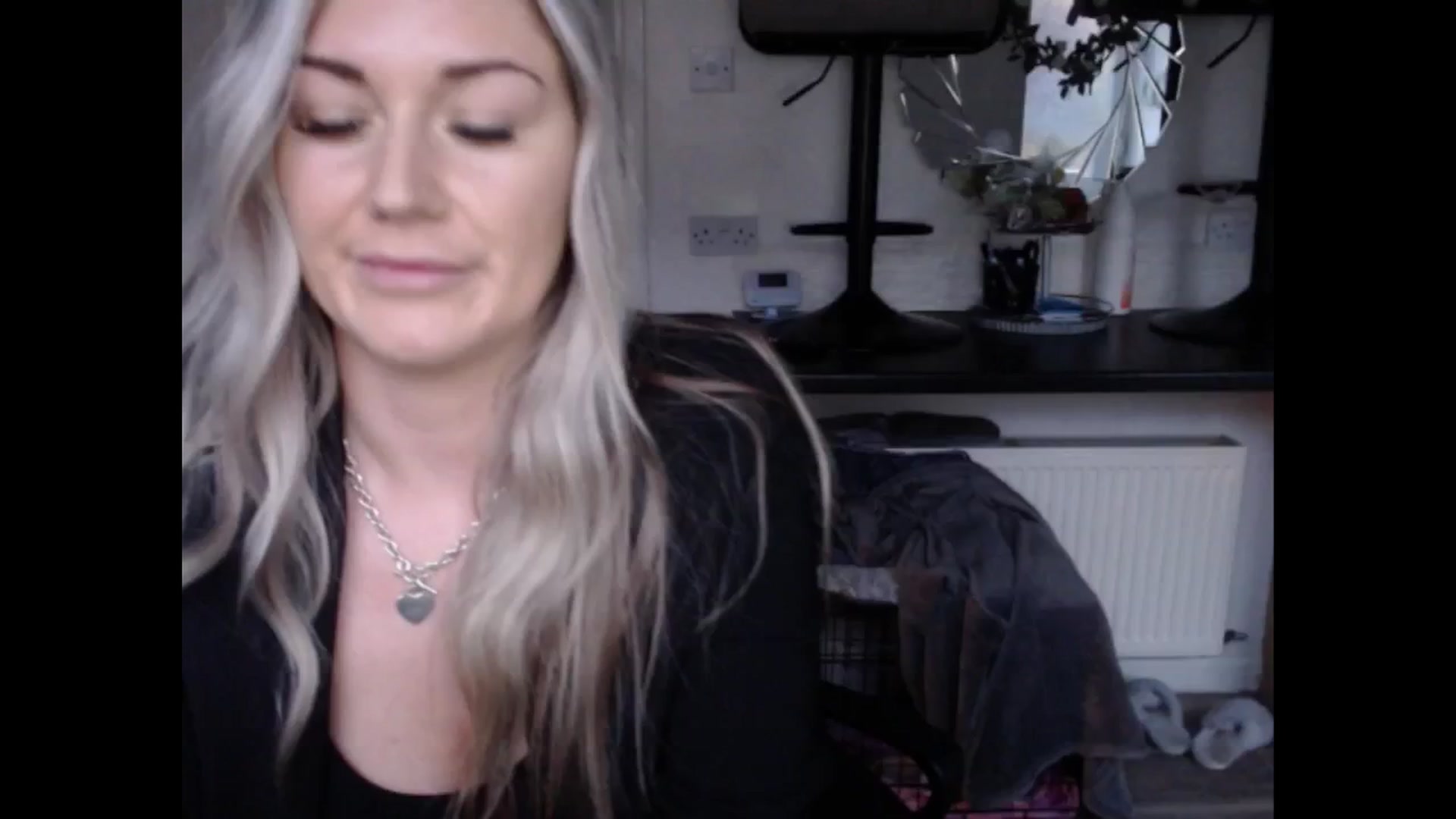 Gallery image thumbnail from LovelyLucy25's myfreecams stream on, 02/04/2025, 17:05 image 8 of 20