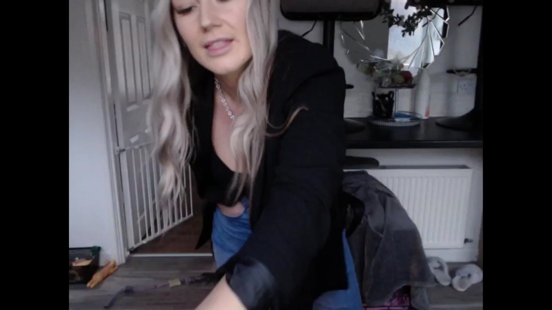 Gallery image thumbnail from LovelyLucy25's myfreecams stream on, 02/04/2025, 17:05 image 1 of 20