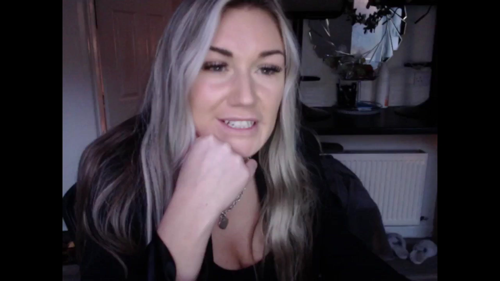 Gallery image thumbnail from LovelyLucy25's myfreecams stream on, 02/04/2025, 17:05 image 17 of 20