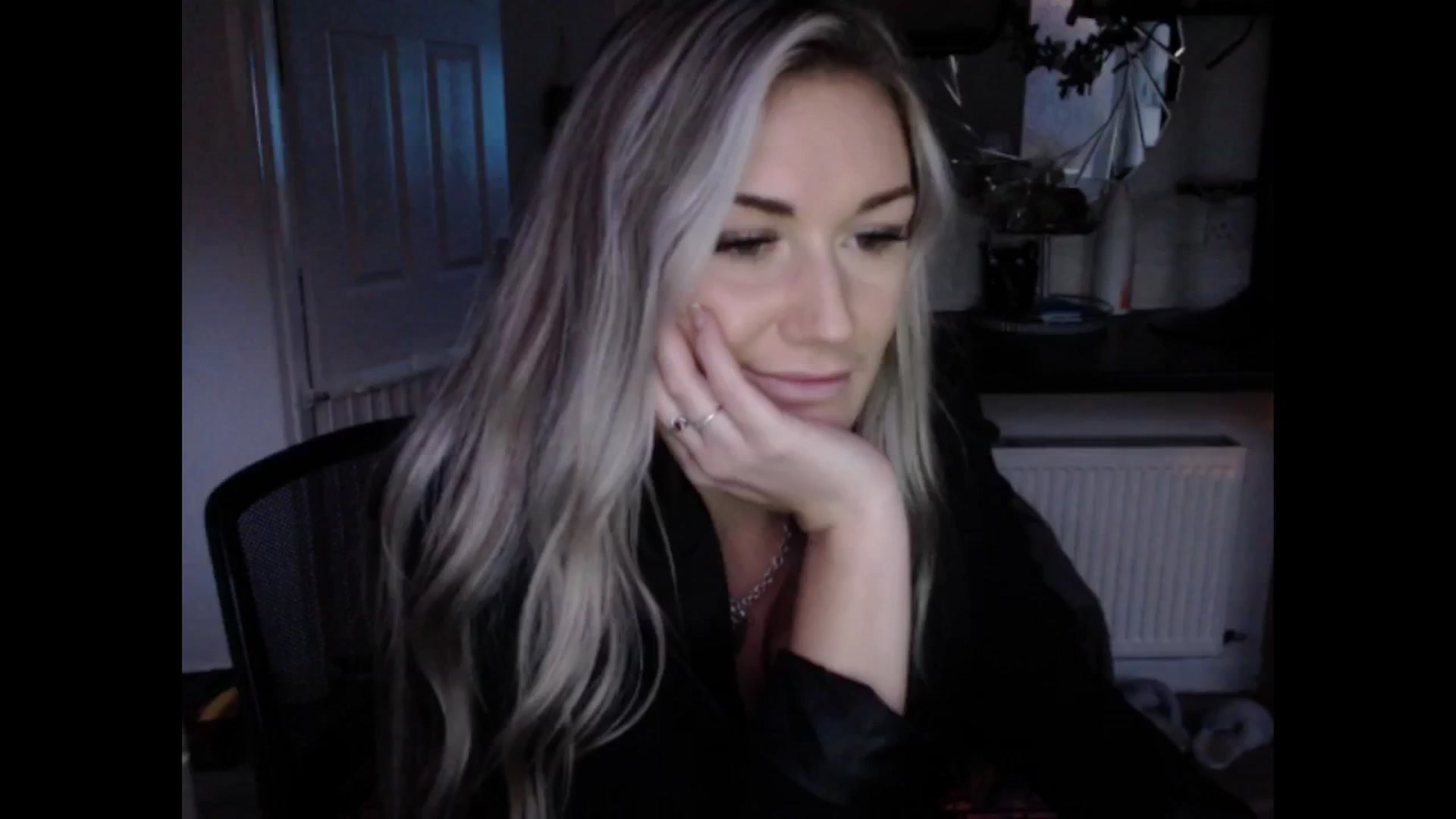 Gallery image thumbnail from LovelyLucy25's myfreecams stream on, 02/04/2025, 17:05 image 20 of 20