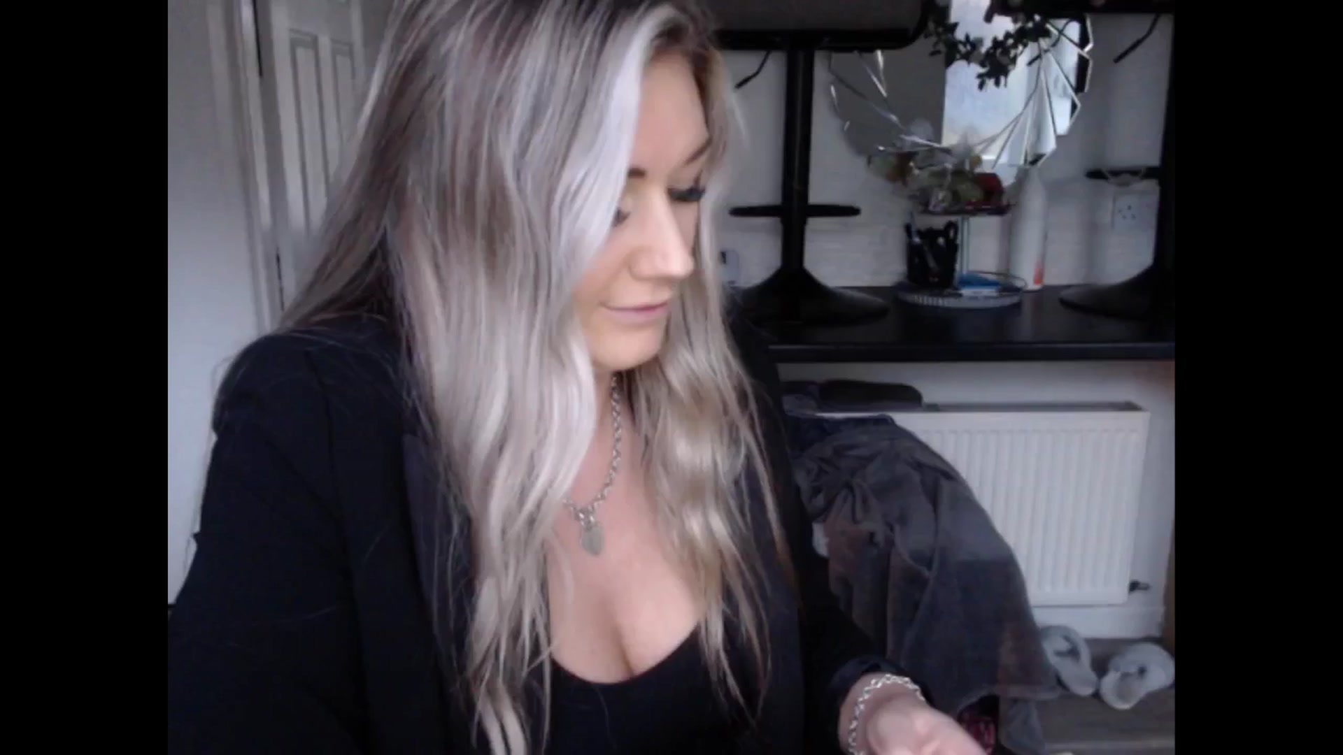 Gallery image thumbnail from LovelyLucy25's myfreecams stream on, 02/04/2025, 17:05 image 3 of 20