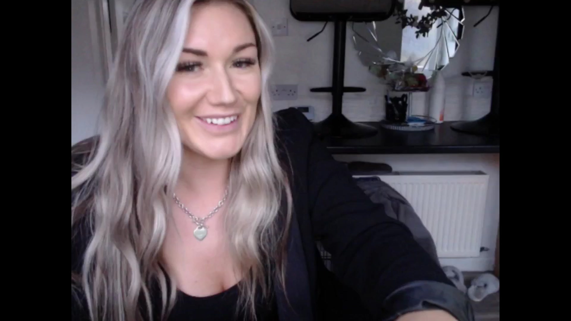 Gallery image thumbnail from LovelyLucy25's myfreecams stream on, 02/04/2025, 17:05 image 4 of 20