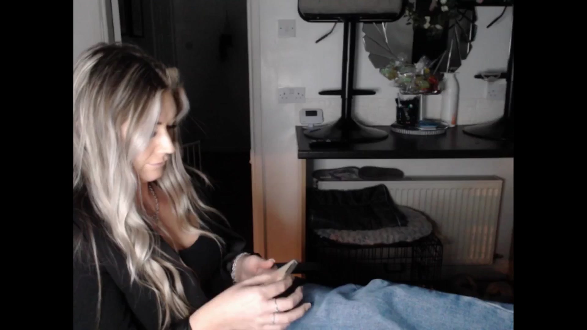 Gallery image thumbnail from LovelyLucy25's myfreecams stream on, 02/04/2025, 17:52 image 15 of 20