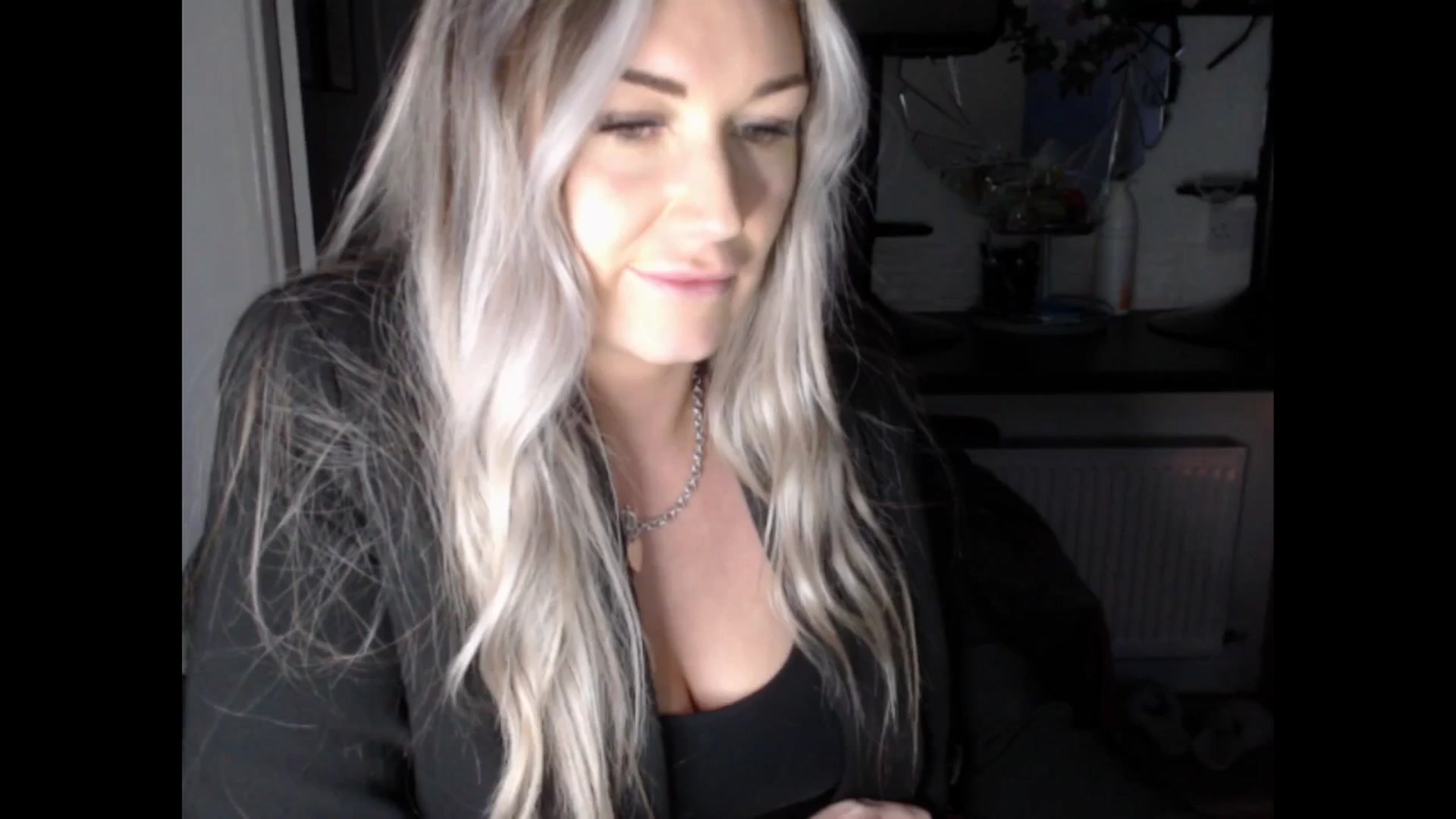 Gallery image thumbnail from LovelyLucy25's myfreecams stream on, 02/04/2025, 17:52 image 2 of 20