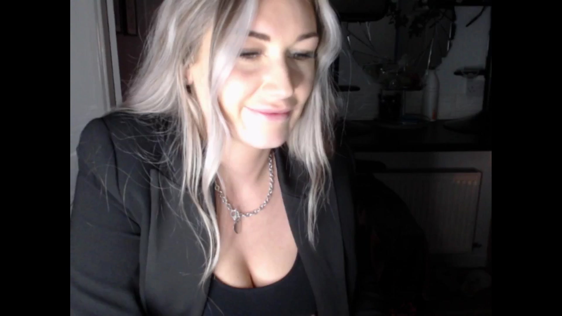 Gallery image thumbnail from LovelyLucy25's myfreecams stream on, 02/04/2025, 17:52 image 5 of 20