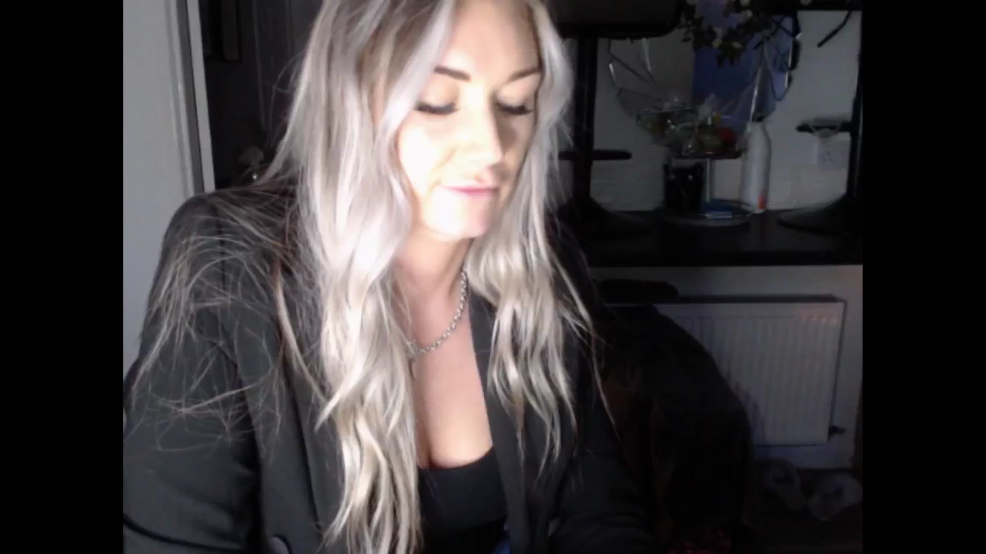 Gallery image thumbnail from LovelyLucy25's myfreecams stream on, 02/04/2025, 17:52 image 1 of 20