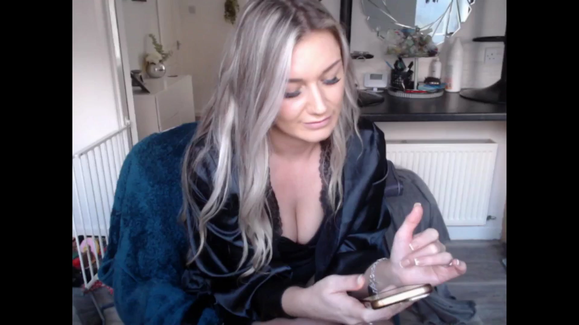 Gallery image thumbnail from LovelyLucy25's myfreecams stream on, 02/06/2025, 16:44 image 11 of 20