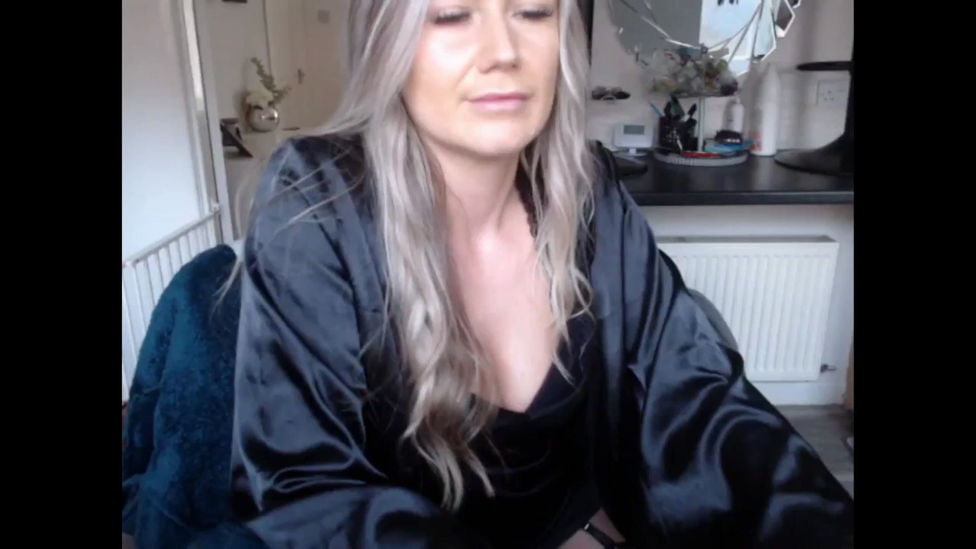 Gallery image thumbnail from LovelyLucy25's myfreecams stream on, 02/06/2025, 16:44 image 17 of 20