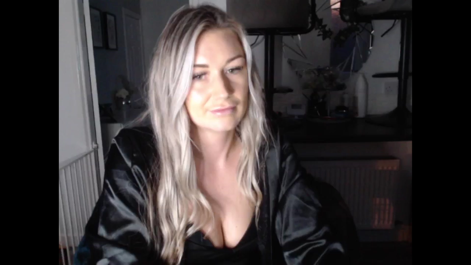 Gallery image thumbnail from LovelyLucy25's myfreecams stream on, 02/06/2025, 17:32 image 12 of 20