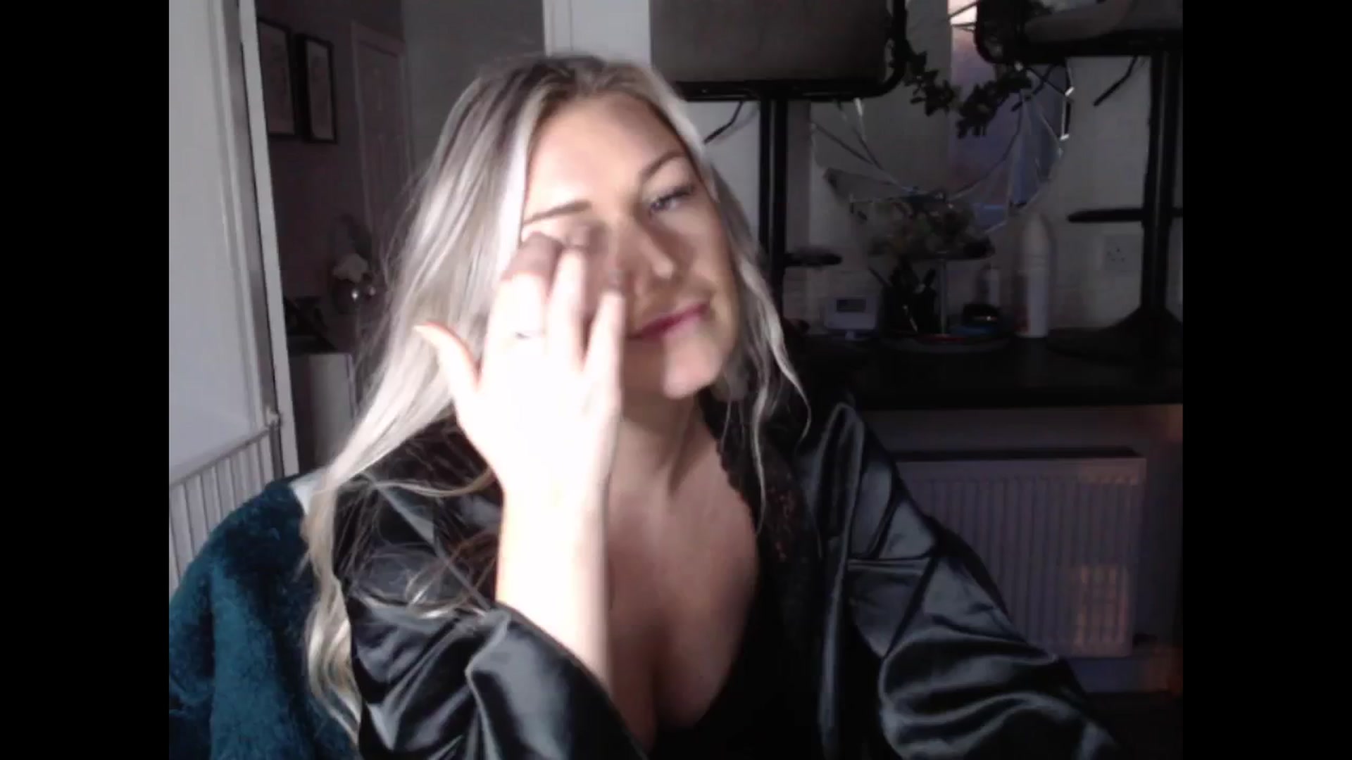 Gallery image thumbnail from LovelyLucy25's myfreecams stream on, 02/06/2025, 17:32 image 6 of 20