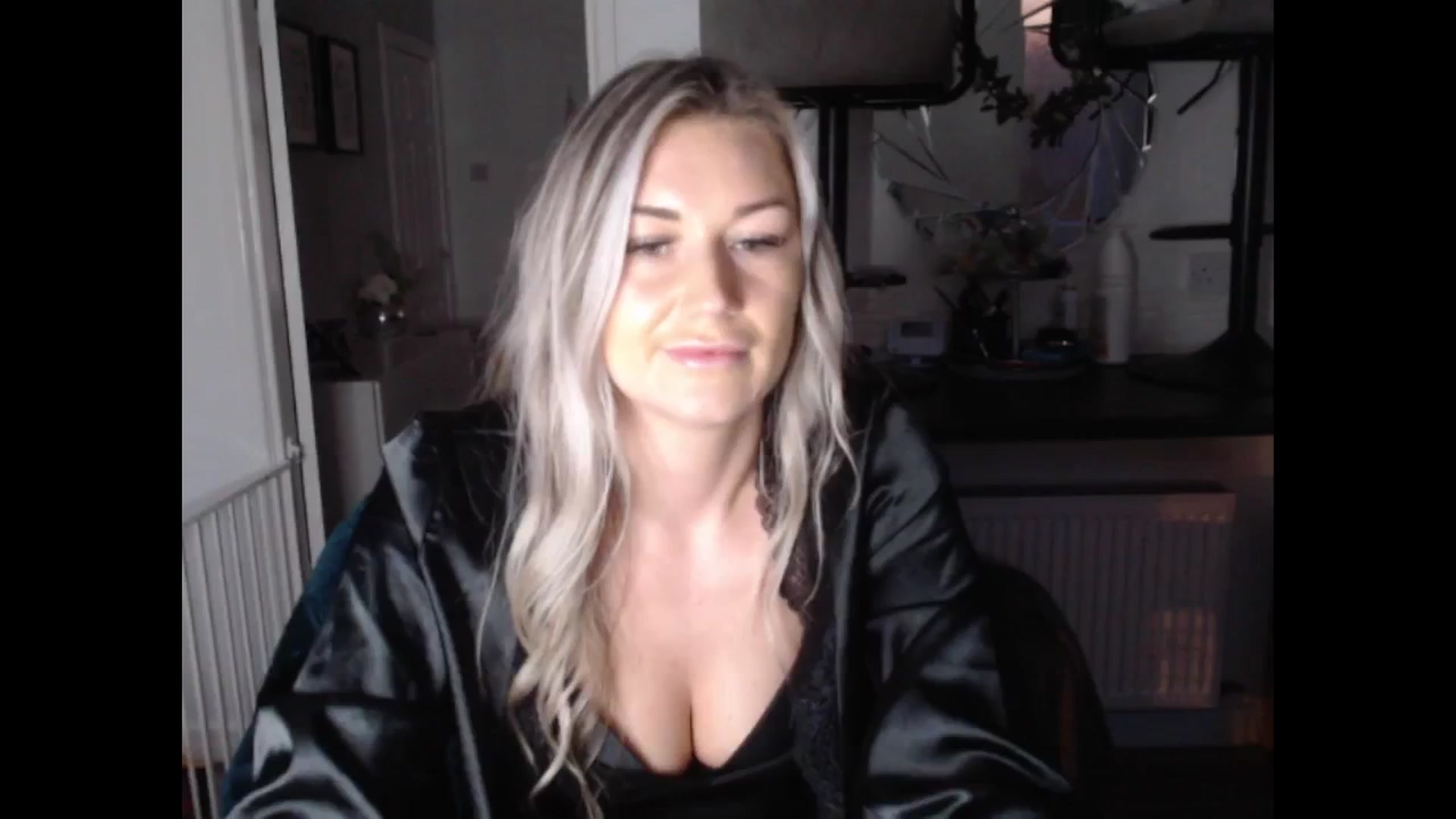 Gallery image thumbnail from LovelyLucy25's myfreecams stream on, 02/06/2025, 17:32 image 9 of 20