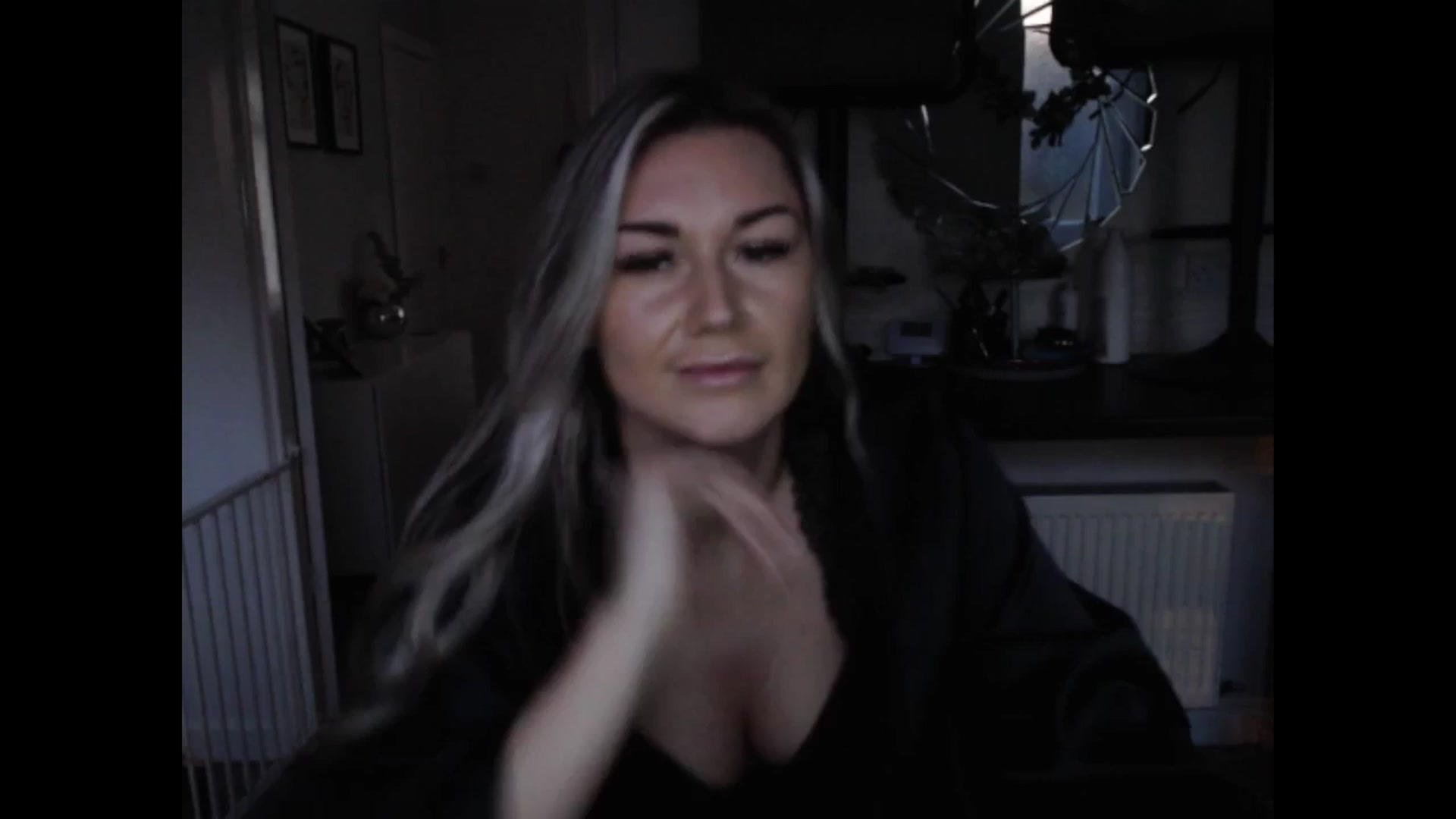 Gallery image thumbnail from LovelyLucy25's myfreecams stream on, 02/06/2025, 17:32 image 1 of 20