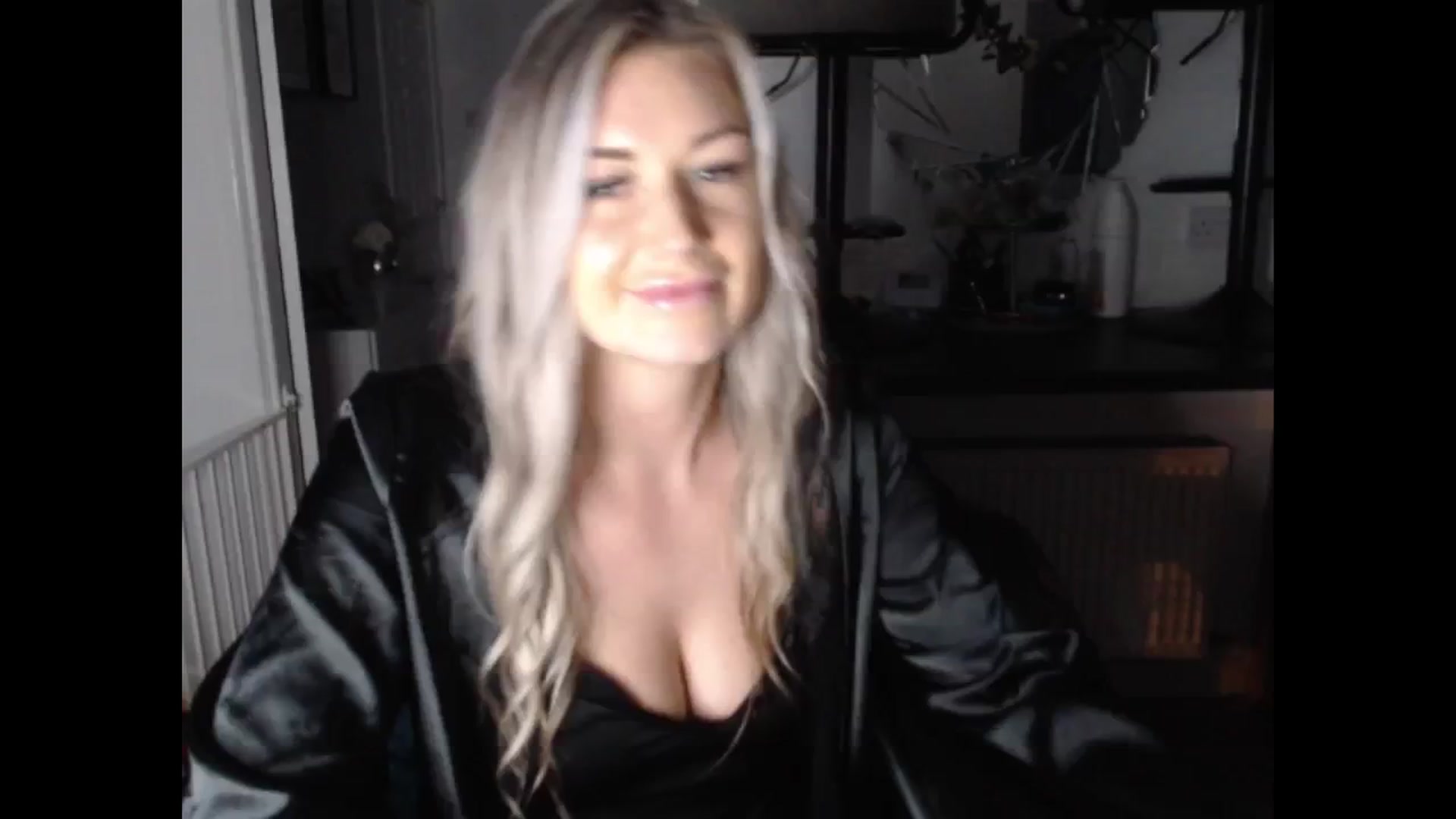 Gallery image thumbnail from LovelyLucy25's myfreecams stream on, 02/06/2025, 17:32 image 18 of 20