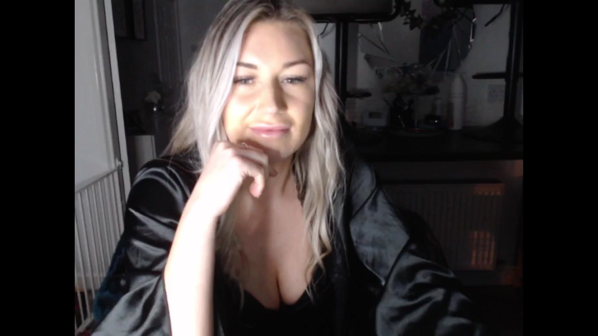 Gallery image thumbnail from LovelyLucy25's myfreecams stream on, 02/06/2025, 17:32 image 15 of 20