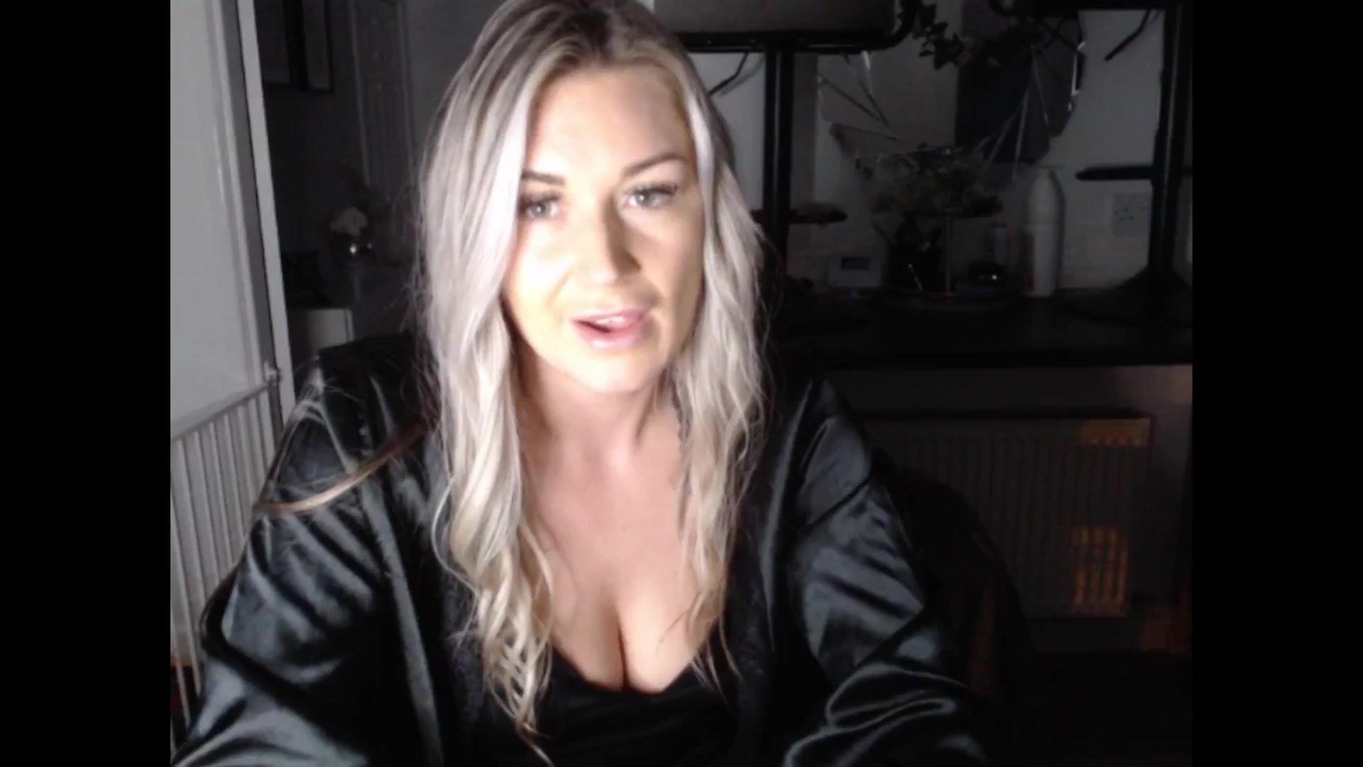Gallery image thumbnail from LovelyLucy25's myfreecams stream on, 02/06/2025, 17:32 image 17 of 20
