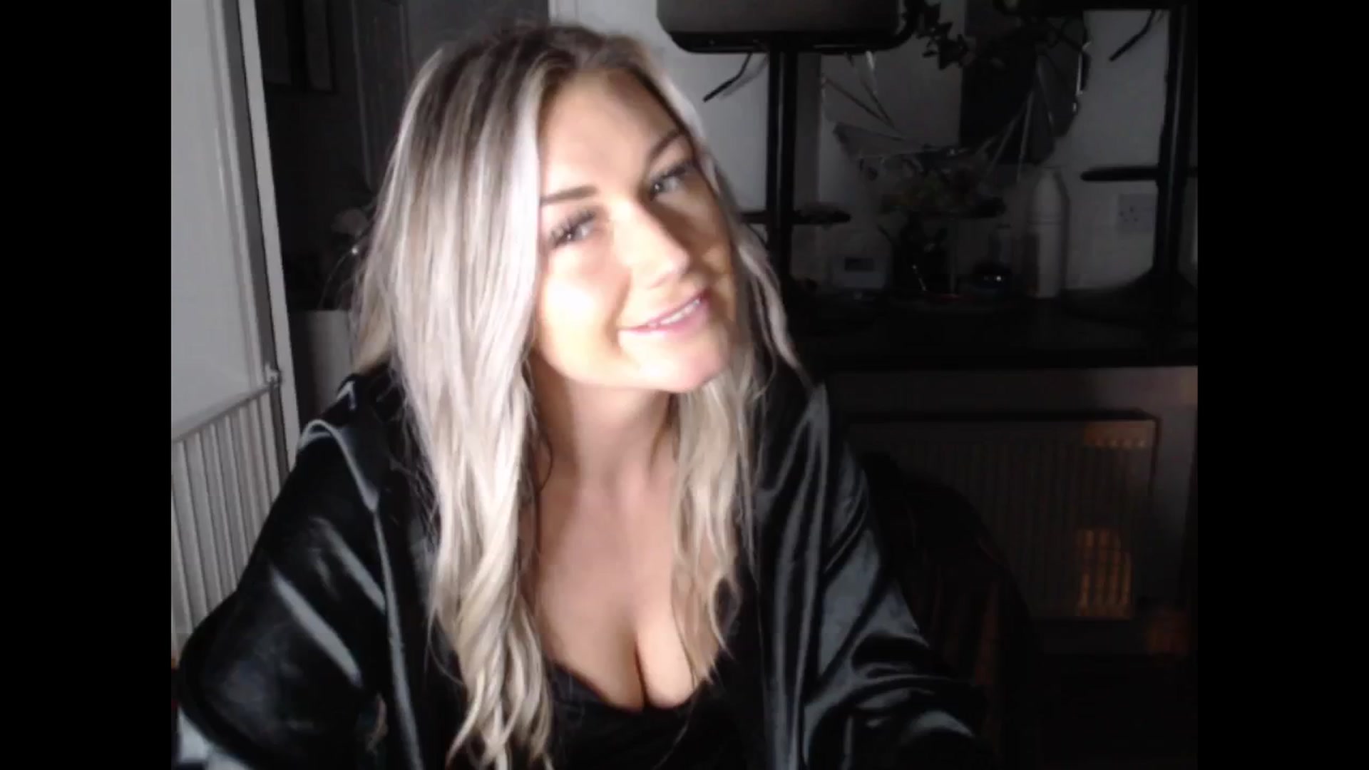 Gallery image thumbnail from LovelyLucy25's myfreecams stream on, 02/06/2025, 17:32 image 20 of 20