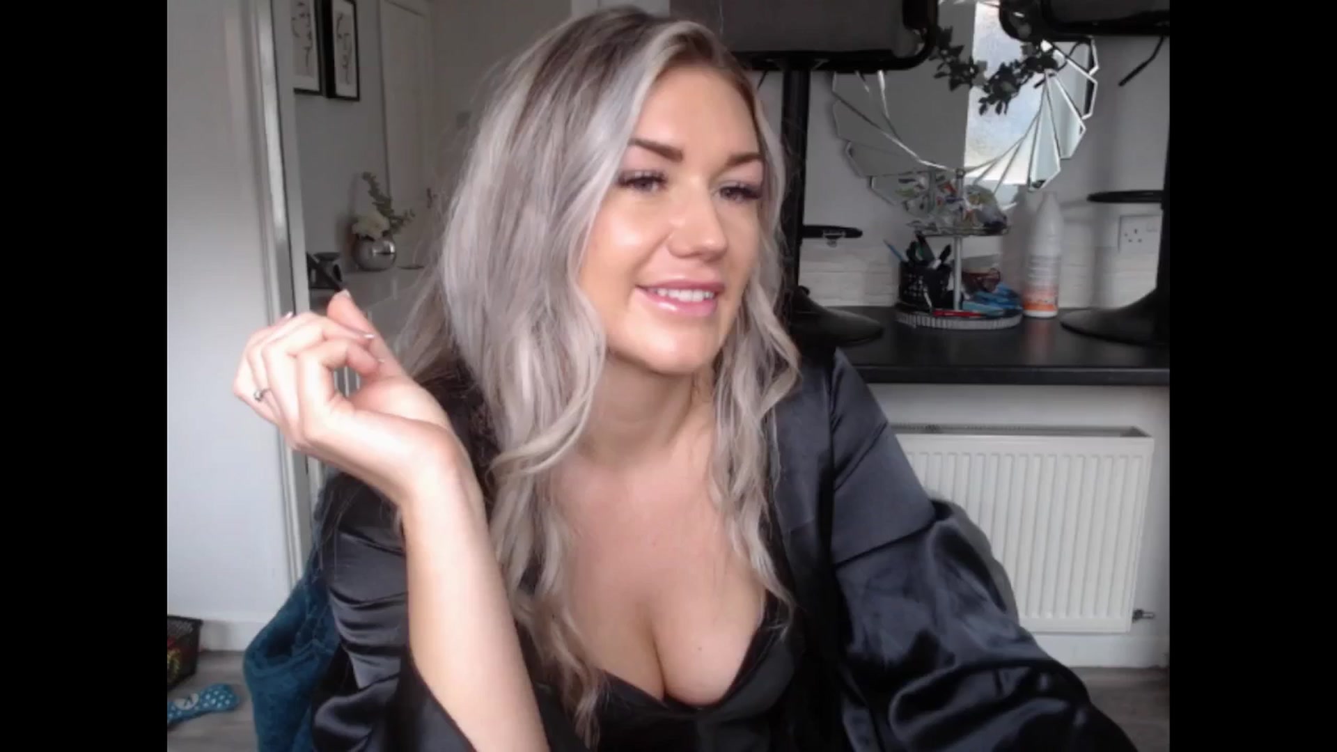 Gallery image thumbnail from LovelyLucy25's myfreecams stream on, 02/07/2025, 09:56 image 10 of 20