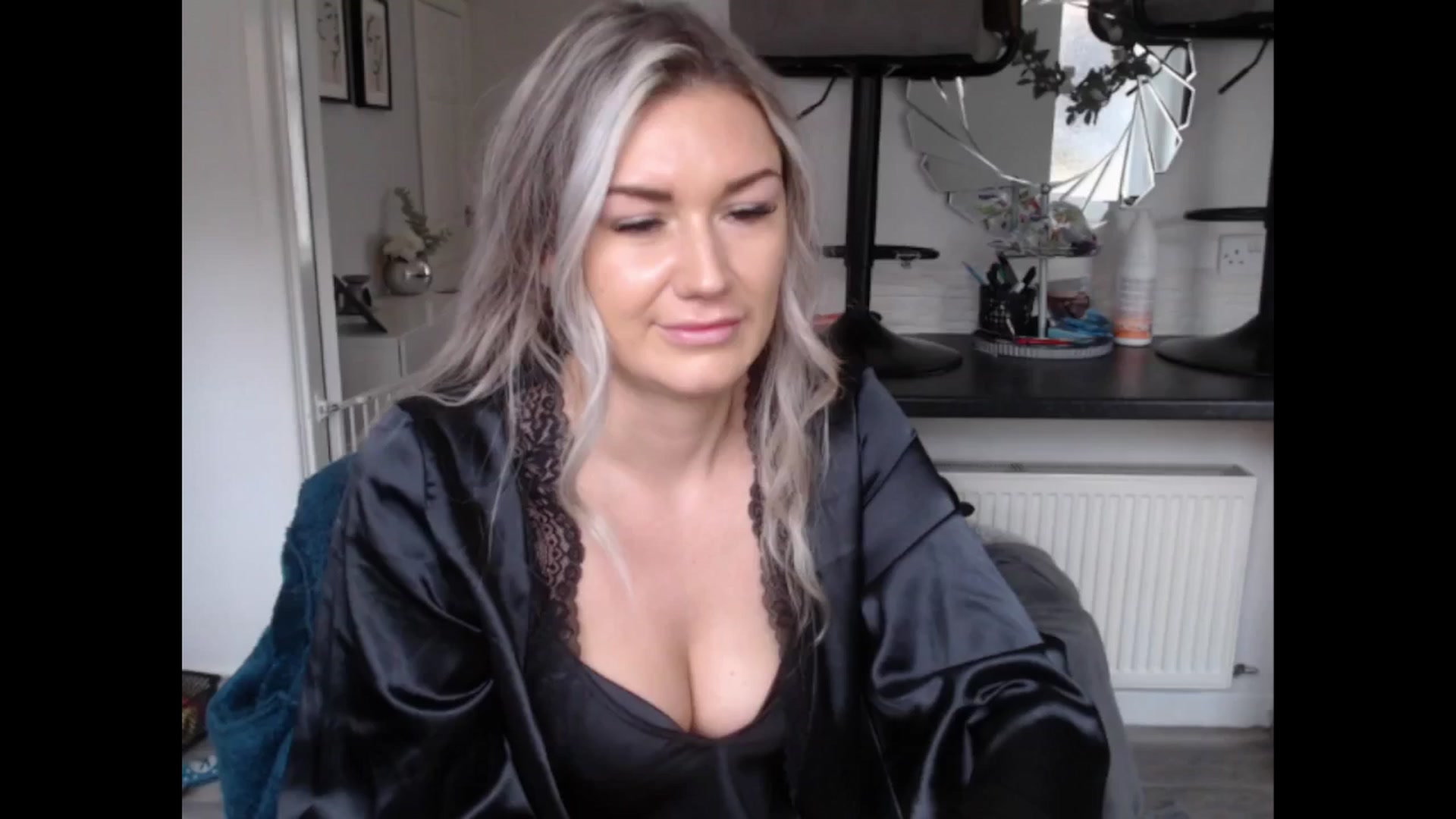 Gallery image thumbnail from LovelyLucy25's myfreecams stream on, 02/07/2025, 09:56 image 17 of 20