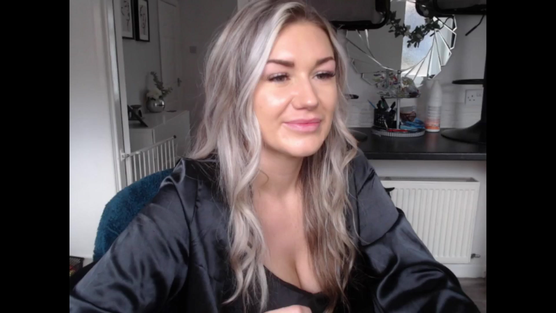 Gallery image thumbnail from LovelyLucy25's myfreecams stream on, 02/07/2025, 09:56 image 4 of 20