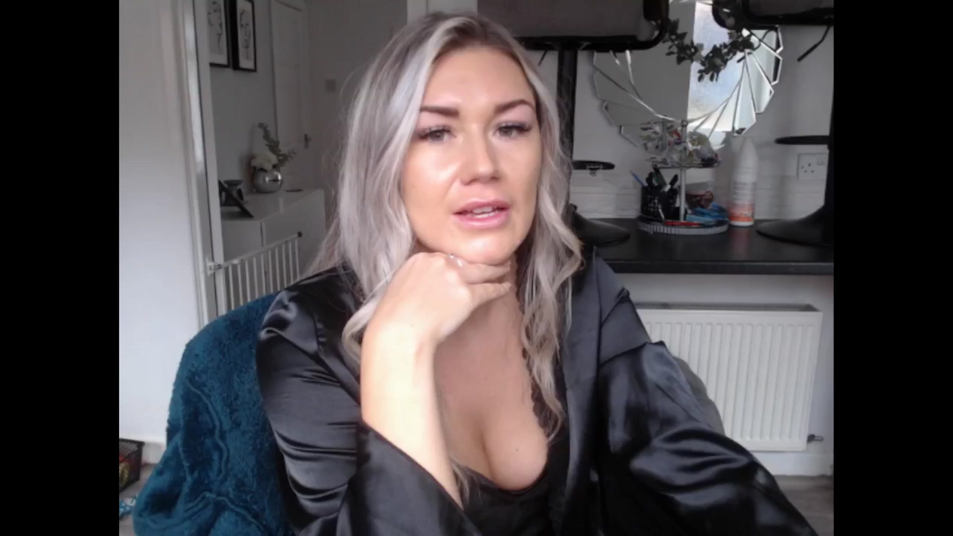 Gallery image thumbnail from LovelyLucy25's myfreecams stream on, 02/07/2025, 09:56 image 9 of 20