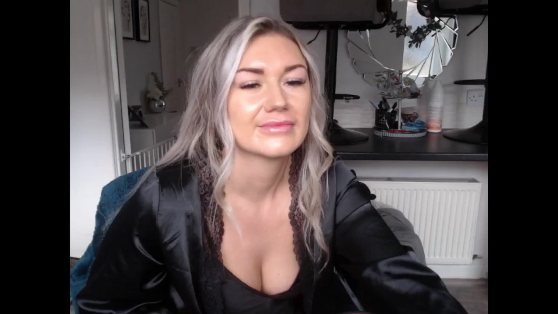 Gallery image thumbnail from LovelyLucy25's myfreecams stream on, 02/07/2025, 09:56 image 19 of 20