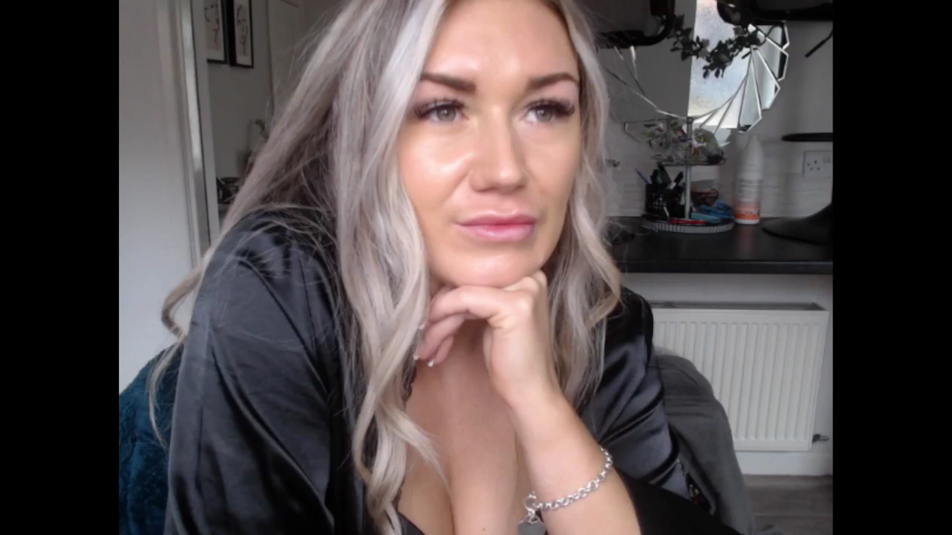 Gallery image thumbnail from LovelyLucy25's myfreecams stream on, 02/07/2025, 10:33 image 14 of 20