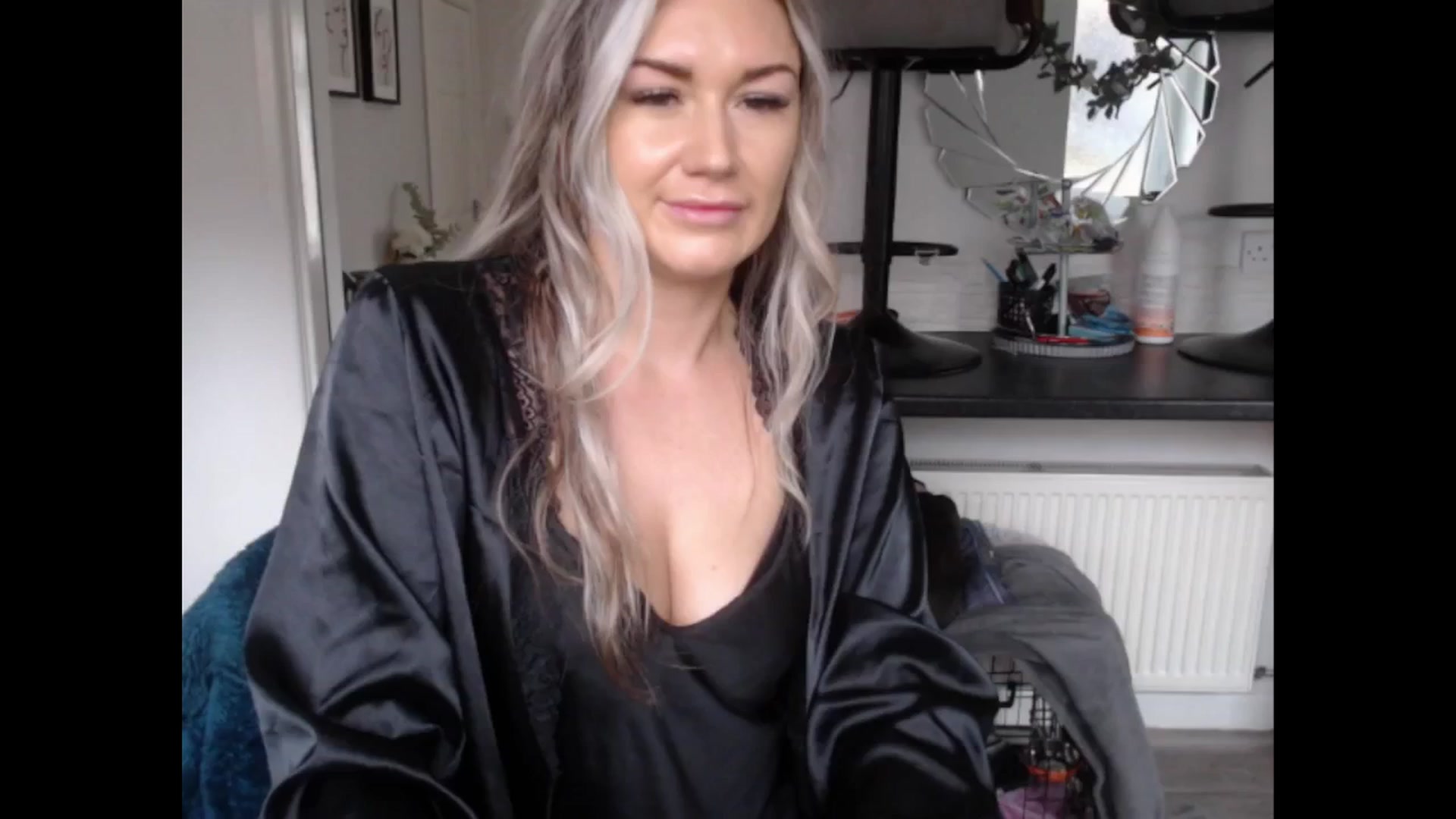 Gallery image thumbnail from LovelyLucy25's myfreecams stream on, 02/07/2025, 10:33 image 5 of 20