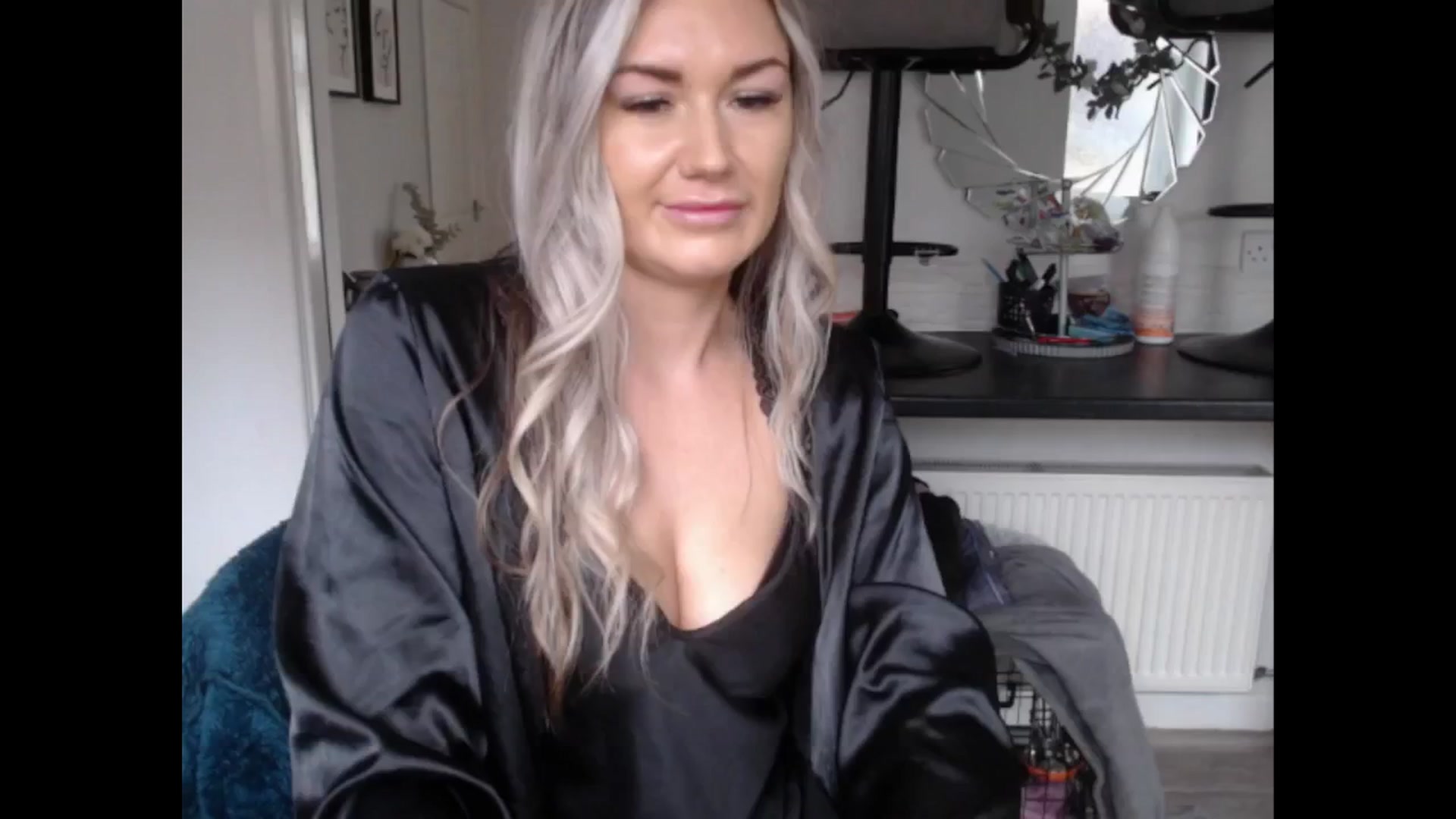 Gallery image thumbnail from LovelyLucy25's myfreecams stream on, 02/07/2025, 10:33 image 3 of 20