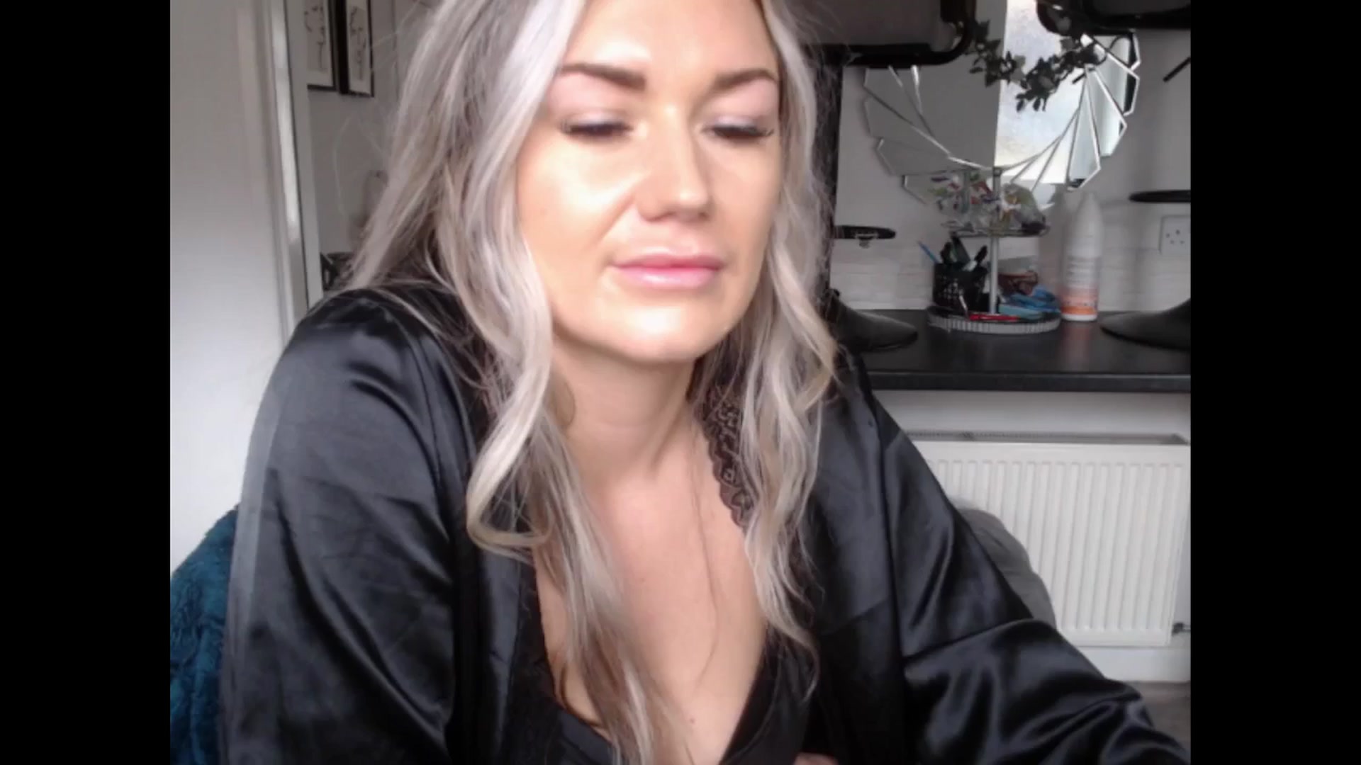 Gallery image thumbnail from LovelyLucy25's myfreecams stream on, 02/07/2025, 10:33 image 8 of 20