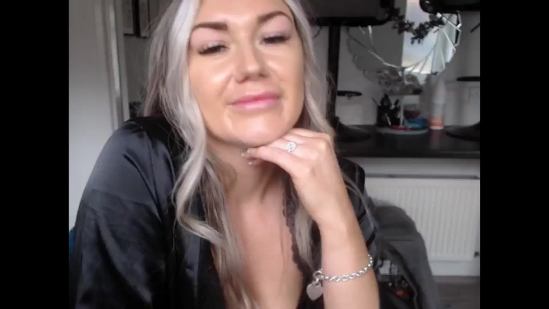 Gallery image thumbnail from LovelyLucy25's myfreecams stream on, 02/07/2025, 10:33 image 10 of 20