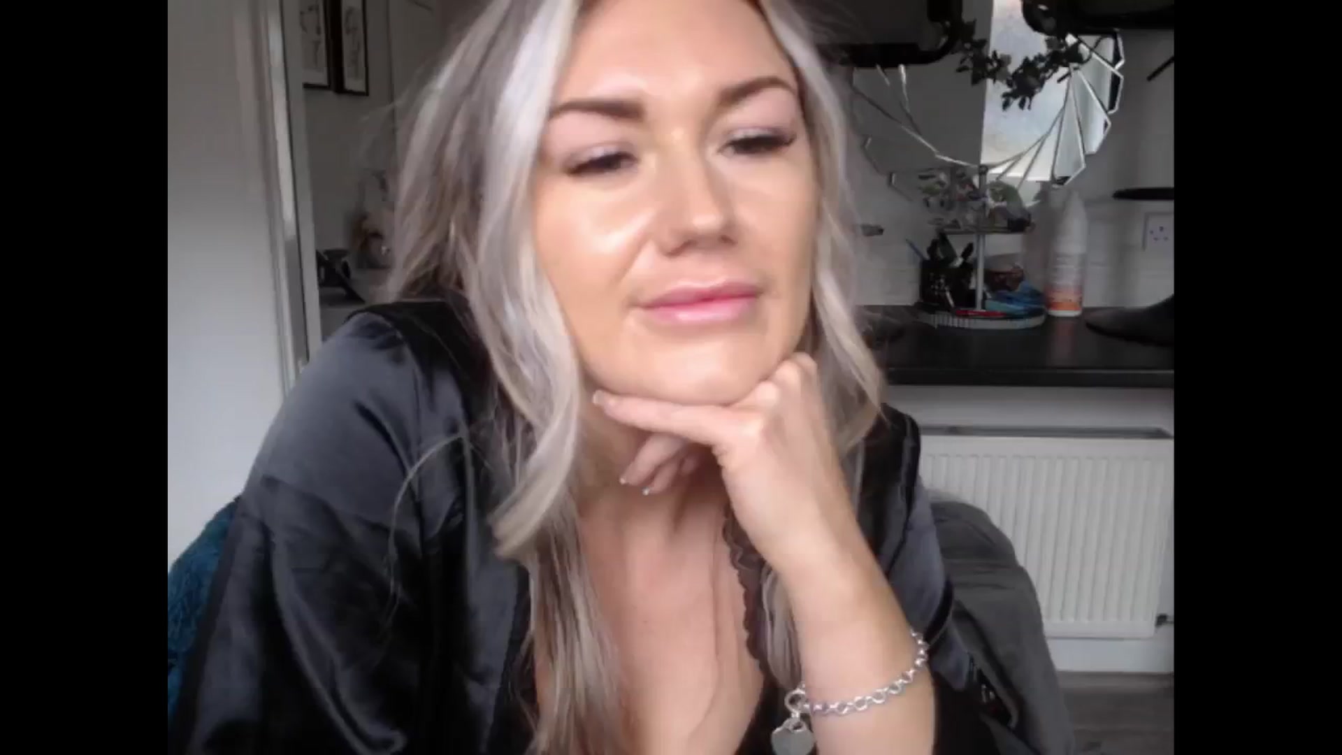 Gallery image thumbnail from LovelyLucy25's myfreecams stream on, 02/07/2025, 10:33 image 9 of 20