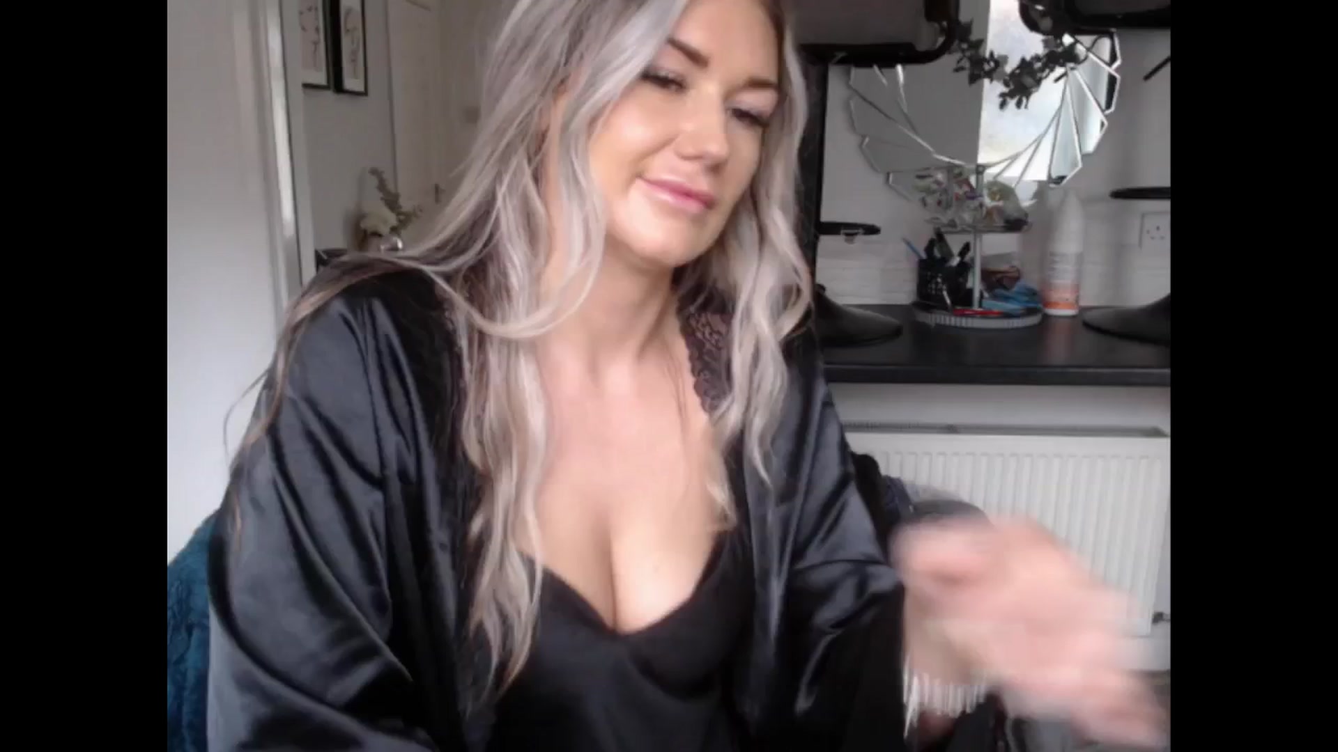Gallery image thumbnail from LovelyLucy25's myfreecams stream on, 02/07/2025, 10:33 image 6 of 20