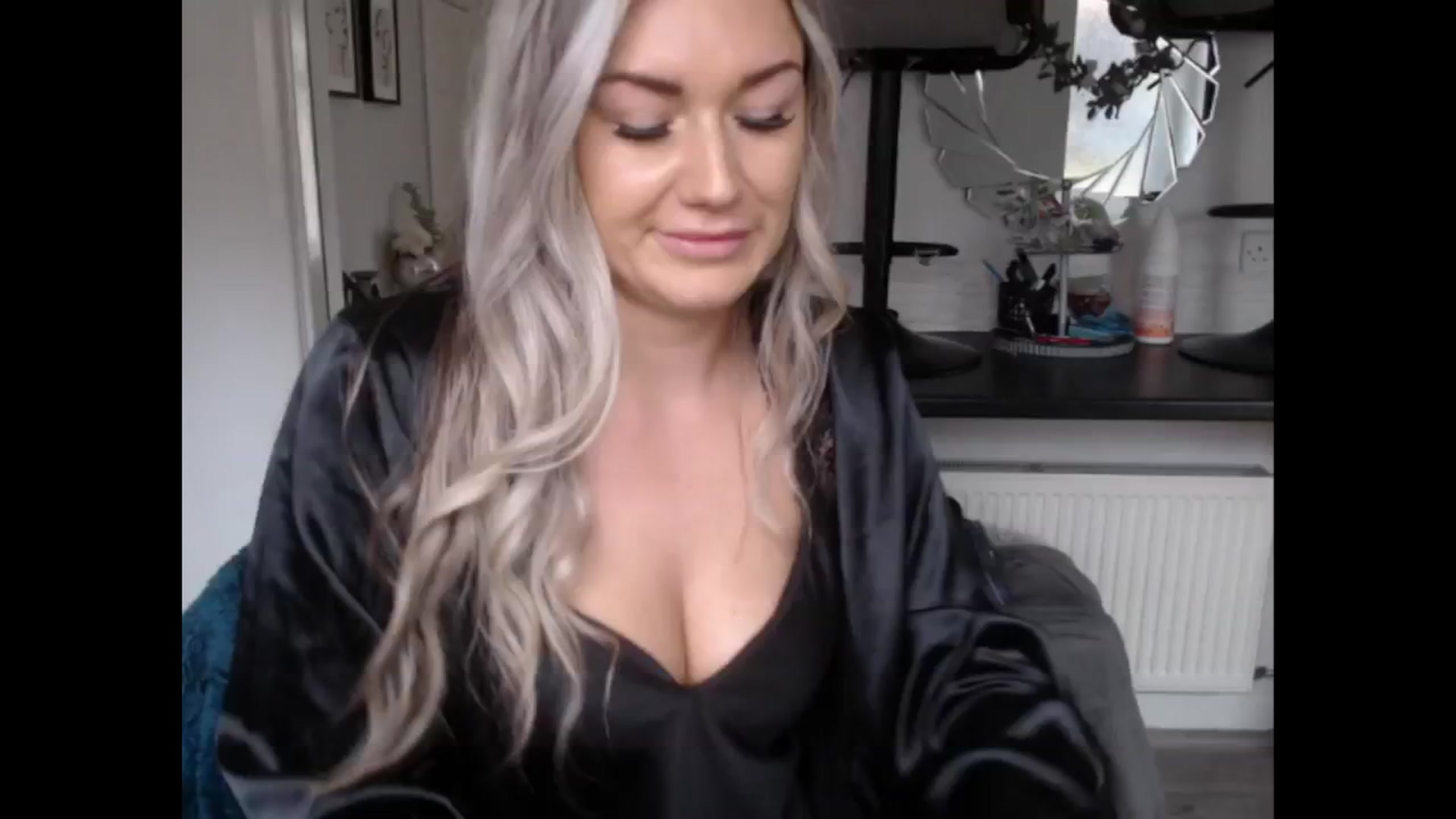Gallery image thumbnail from LovelyLucy25's myfreecams stream on, 02/07/2025, 10:33 image 2 of 20