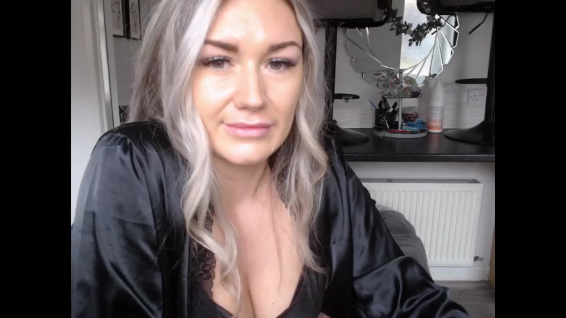 Gallery image thumbnail from LovelyLucy25's myfreecams stream on, 02/07/2025, 10:33 image 19 of 20