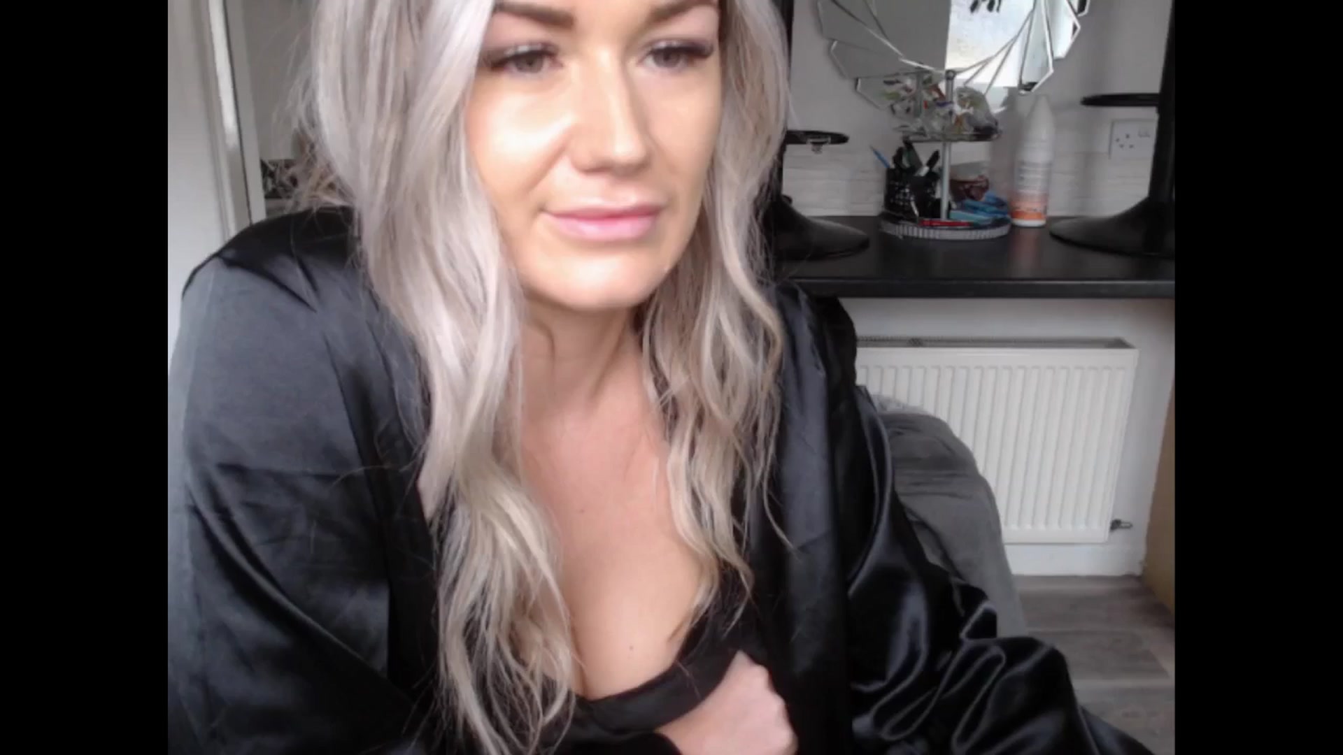 Gallery image thumbnail from LovelyLucy25's myfreecams stream on, 02/07/2025, 11:27 image 6 of 20