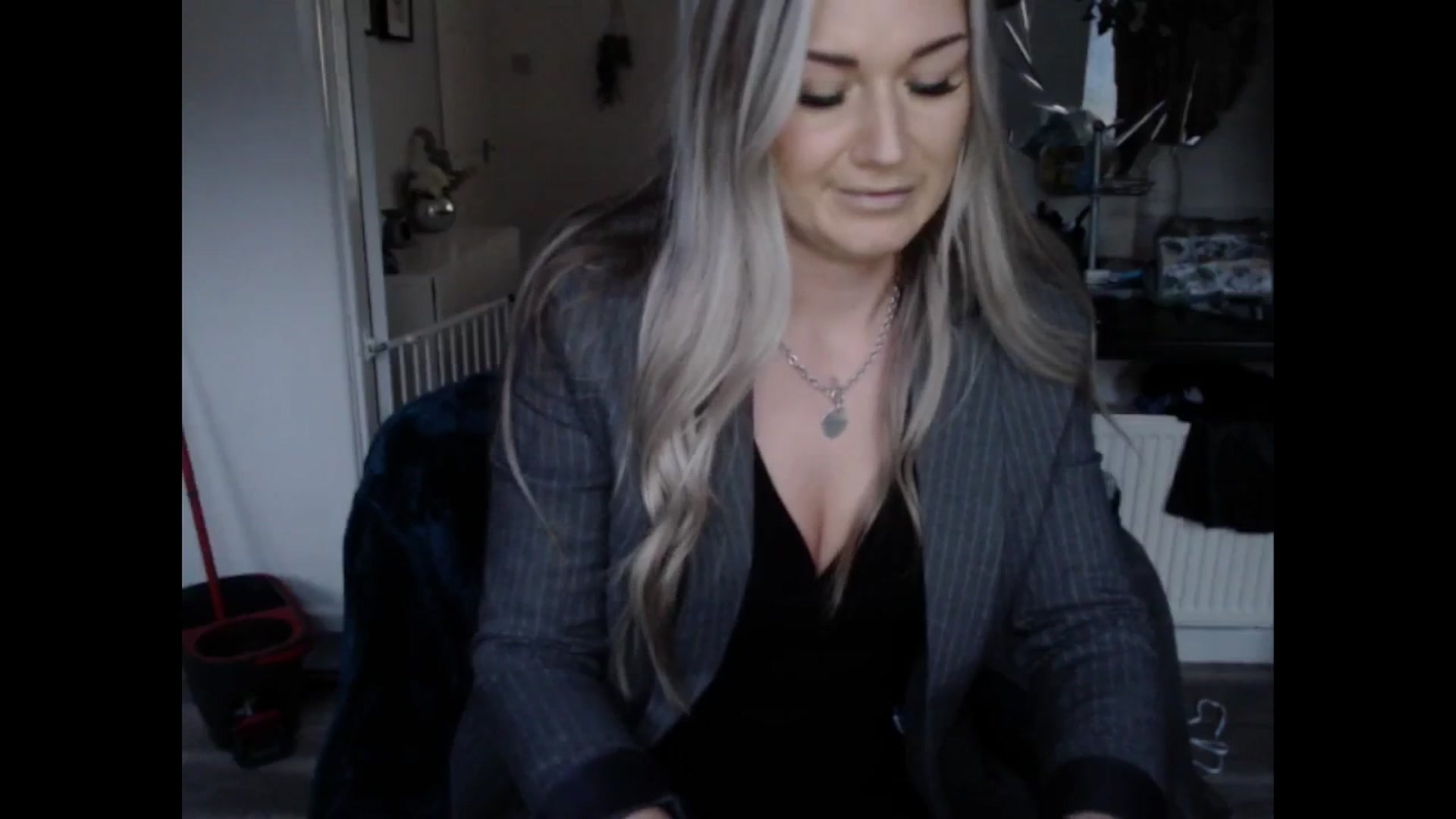 Gallery image thumbnail from LovelyLucy25's myfreecams stream on, 02/11/2025, 16:54 image 8 of 20