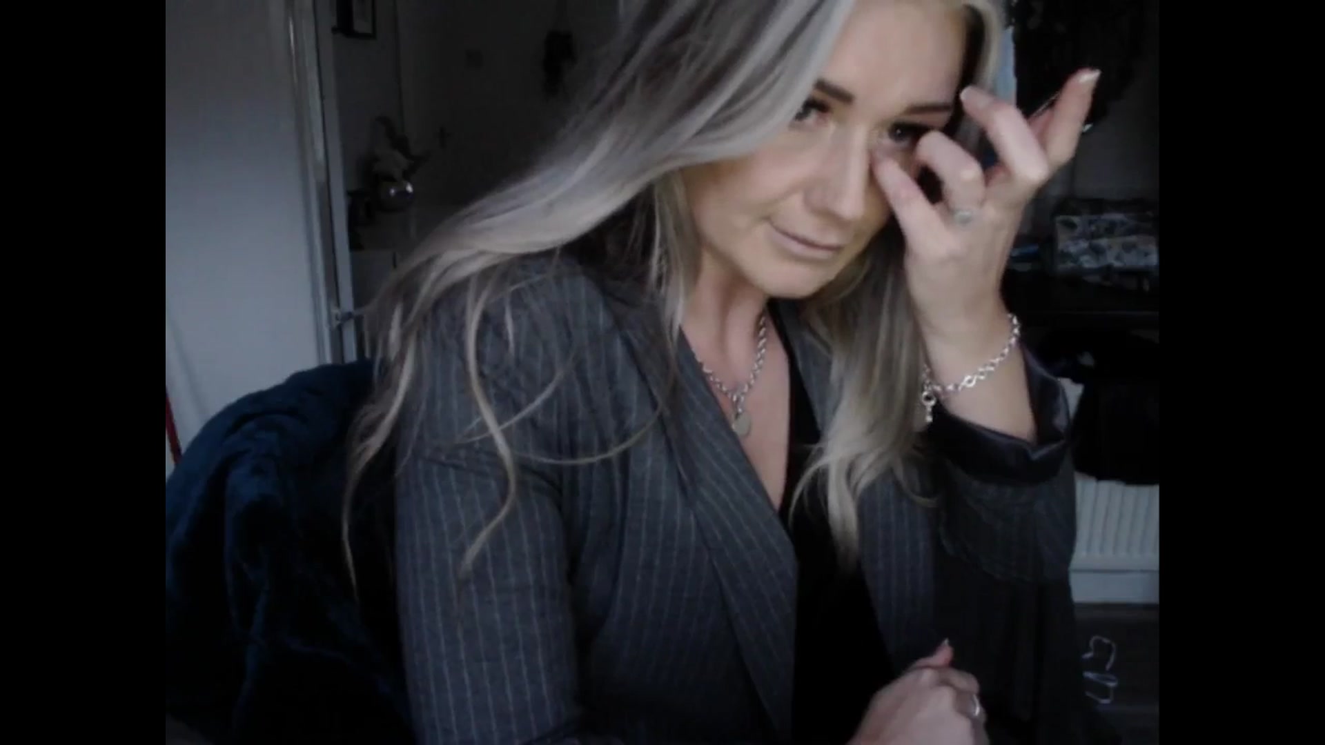 Gallery image thumbnail from LovelyLucy25's myfreecams stream on, 02/11/2025, 16:54 image 14 of 20