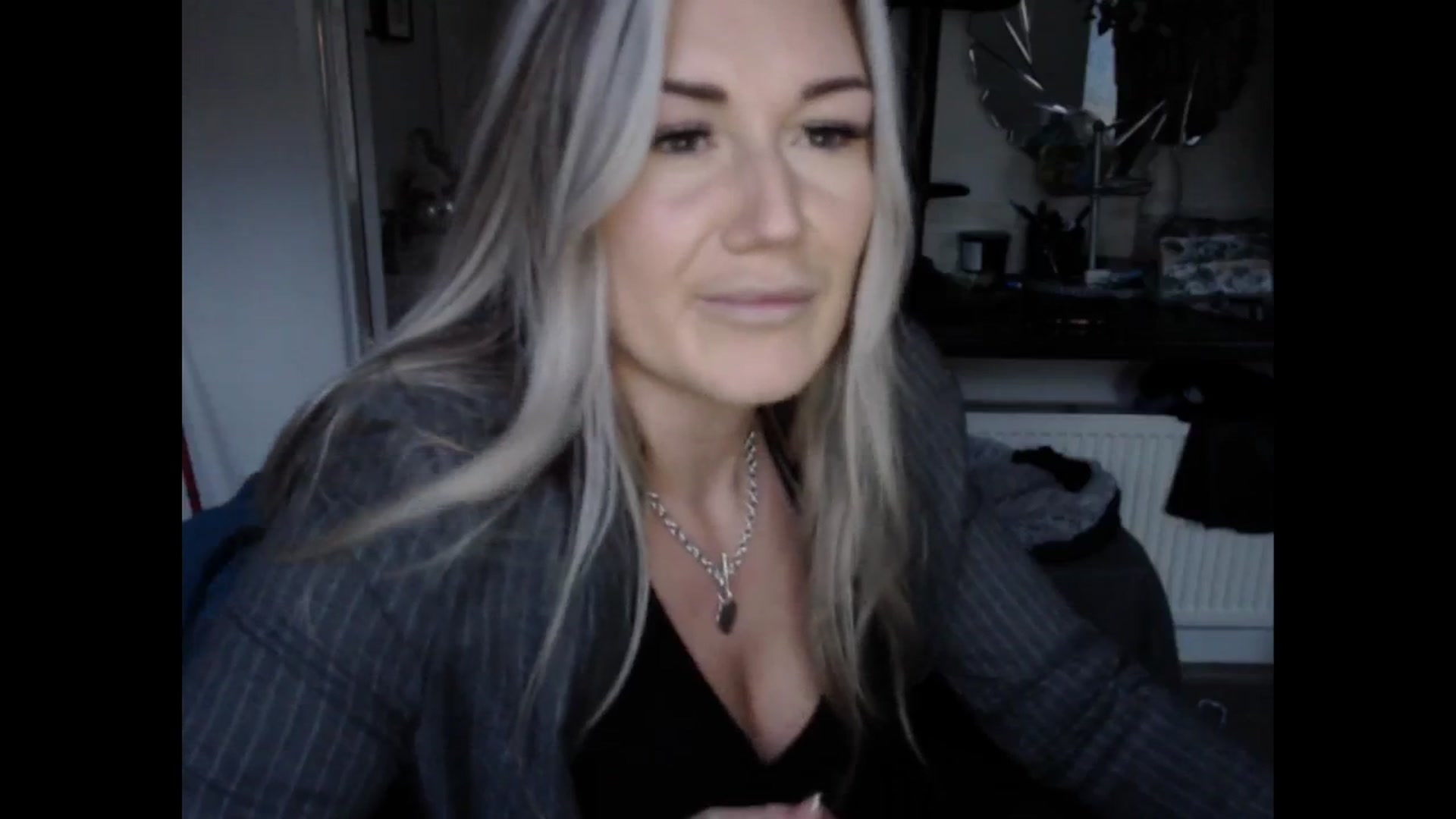 Gallery image thumbnail from LovelyLucy25's myfreecams stream on, 02/11/2025, 16:54 image 17 of 20