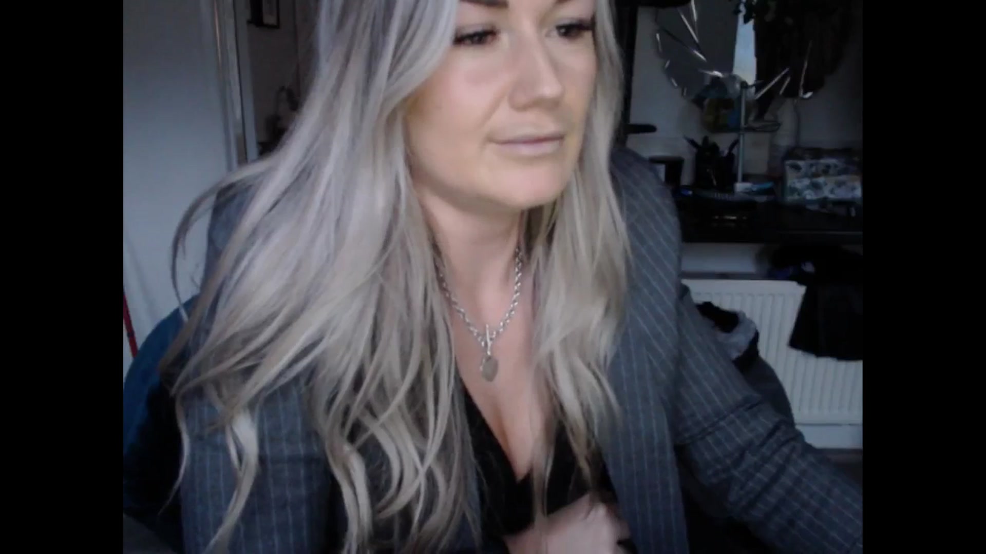 Gallery image thumbnail from LovelyLucy25's myfreecams stream on, 02/11/2025, 16:54 image 9 of 20