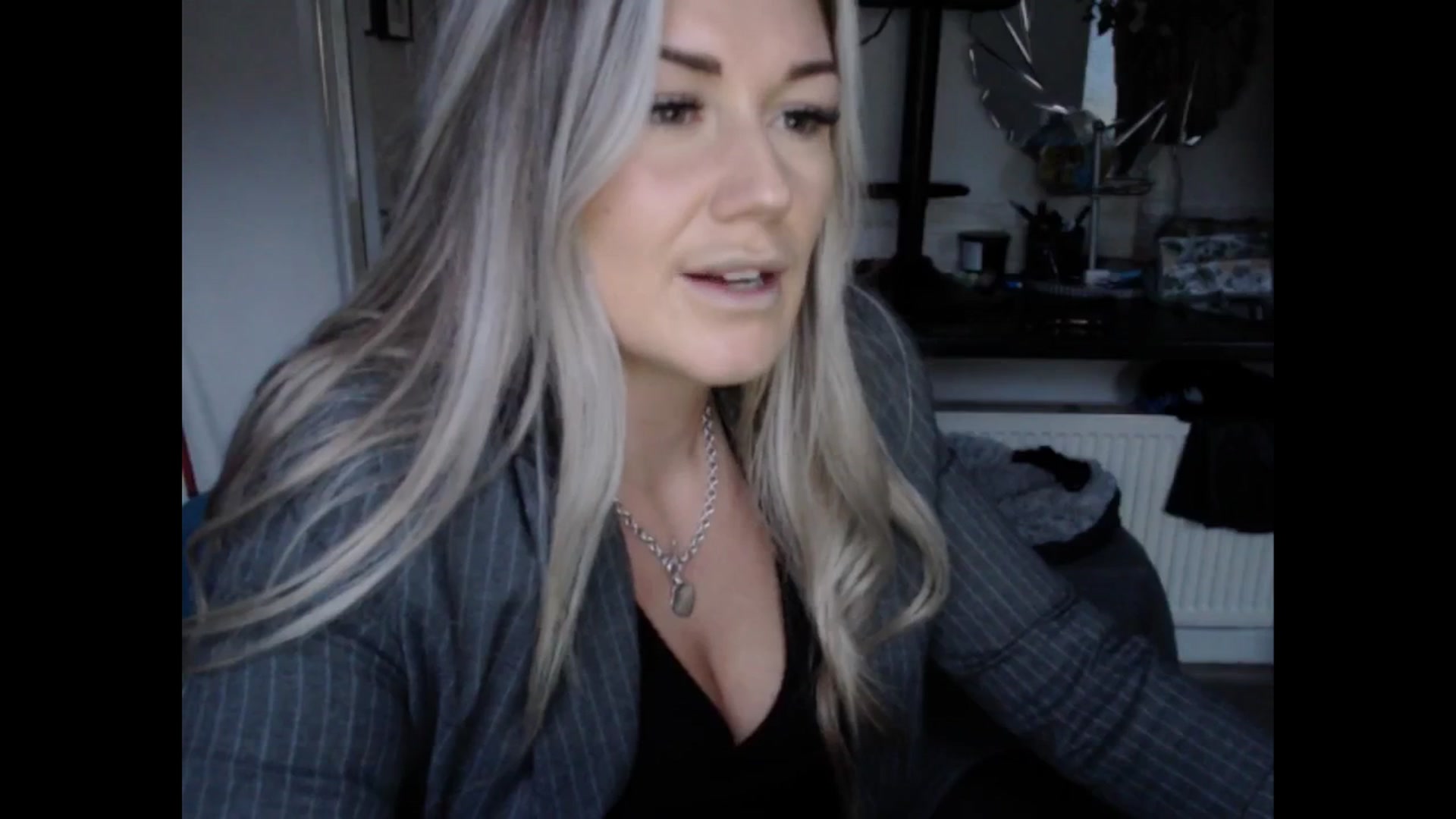 Gallery image thumbnail from LovelyLucy25's myfreecams stream on, 02/11/2025, 16:54 image 11 of 20