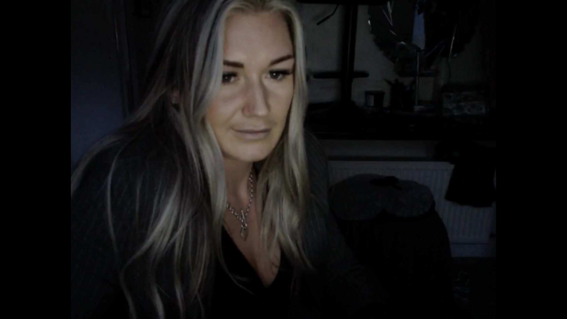 Gallery image thumbnail from LovelyLucy25's myfreecams stream on, 02/11/2025, 17:18 image 16 of 20