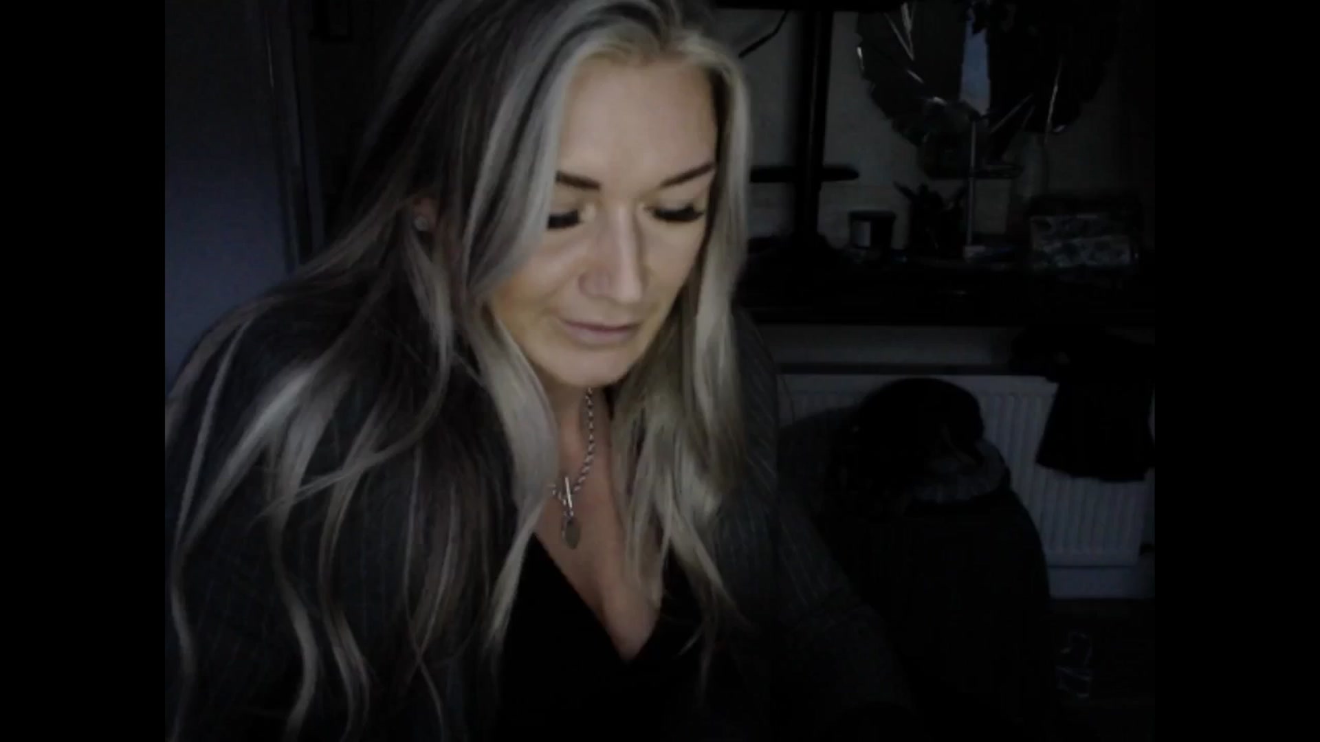 Gallery image thumbnail from LovelyLucy25's myfreecams stream on, 02/11/2025, 17:18 image 14 of 20